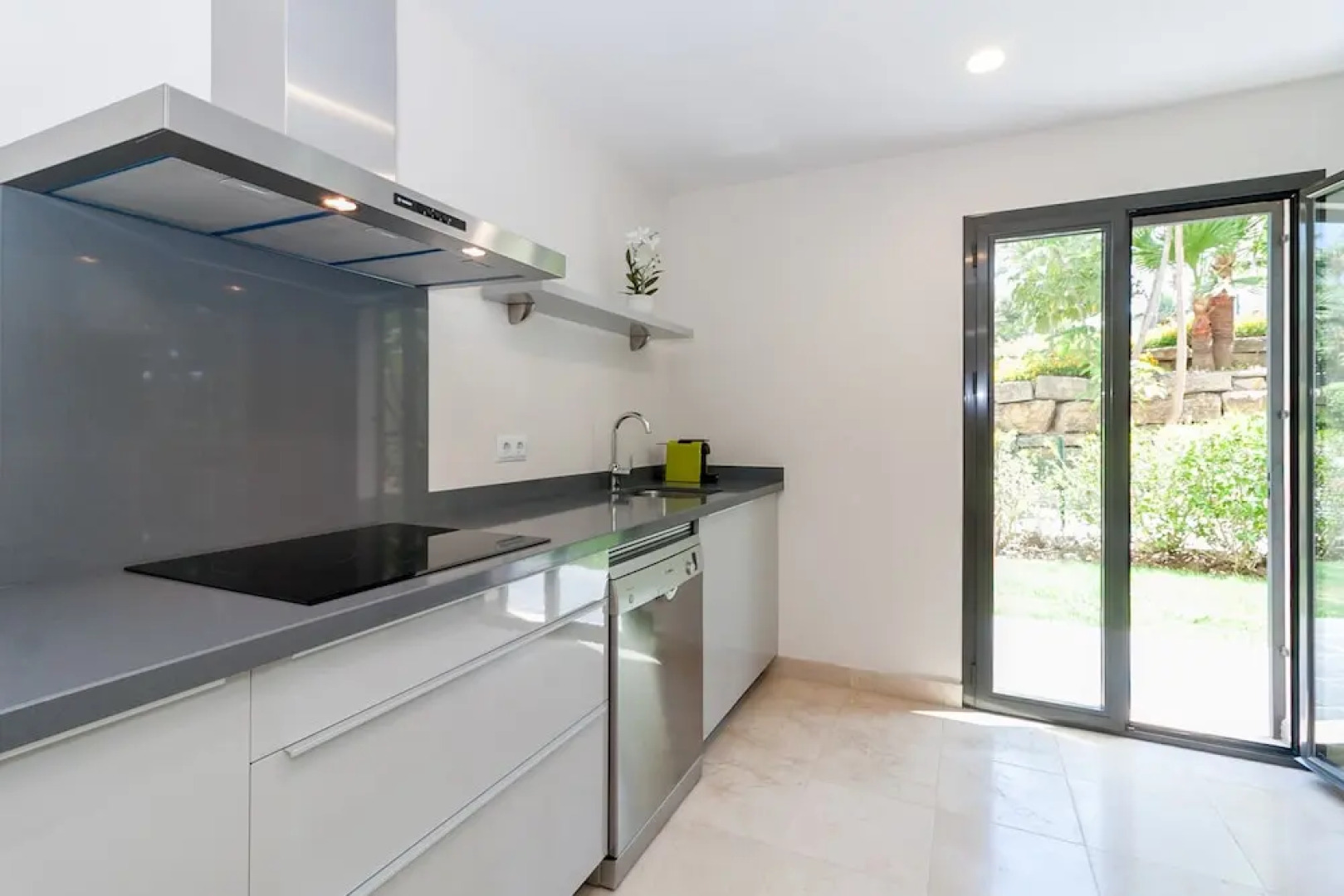 Flamingos Holiday Haven Canovas Apartment