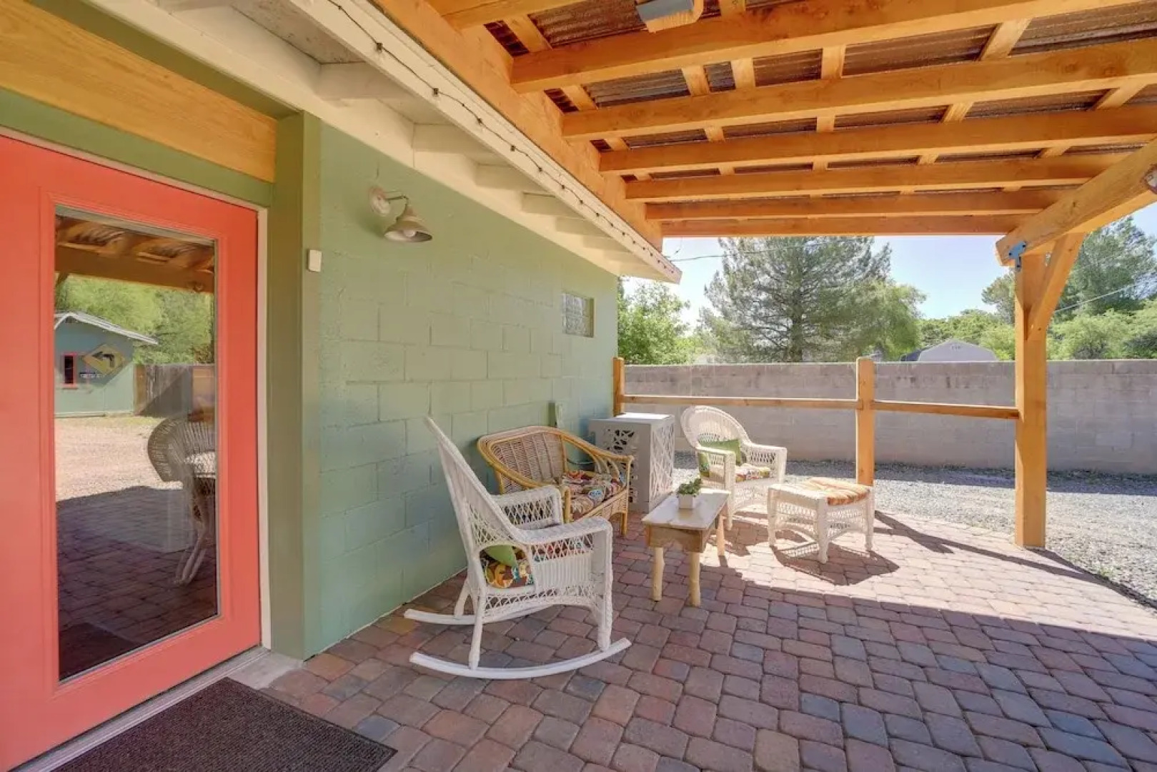 Old Town Cottonwood Cottage w/ Yard, Pets Welcome