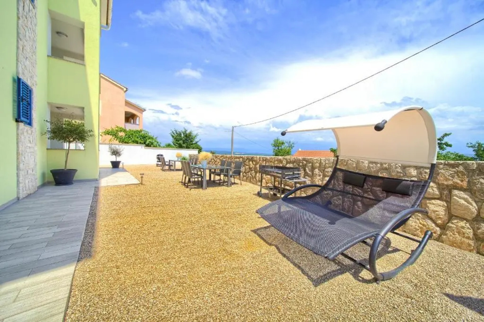 Apartments Mali Nono