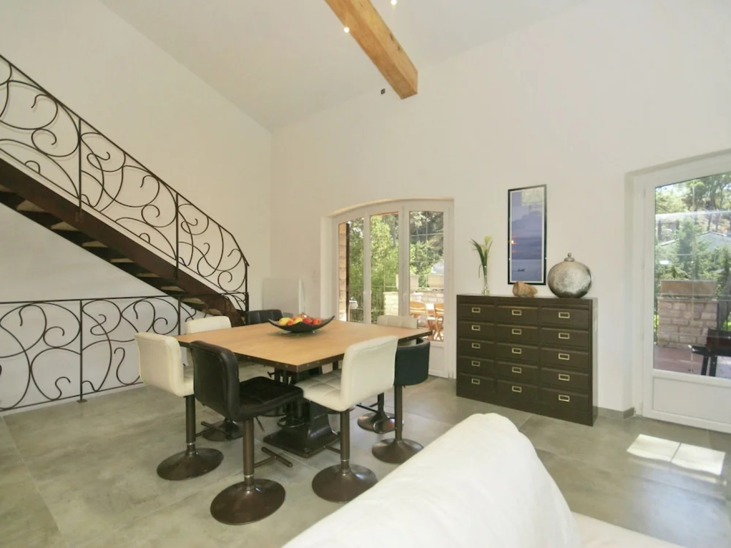 A hidden paradise in the beautiful surroundings of Saint-Remy-de-Provence!