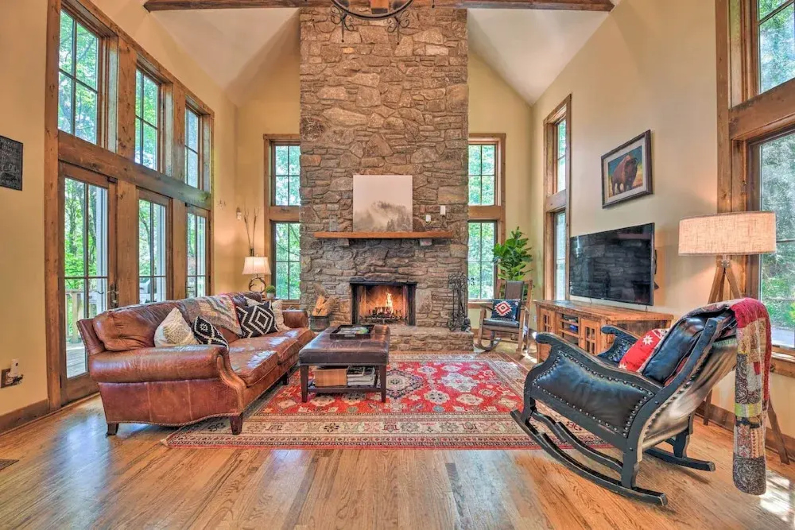 Luxe Lodge Near Smoky Mountains: Views & Hot Tub!