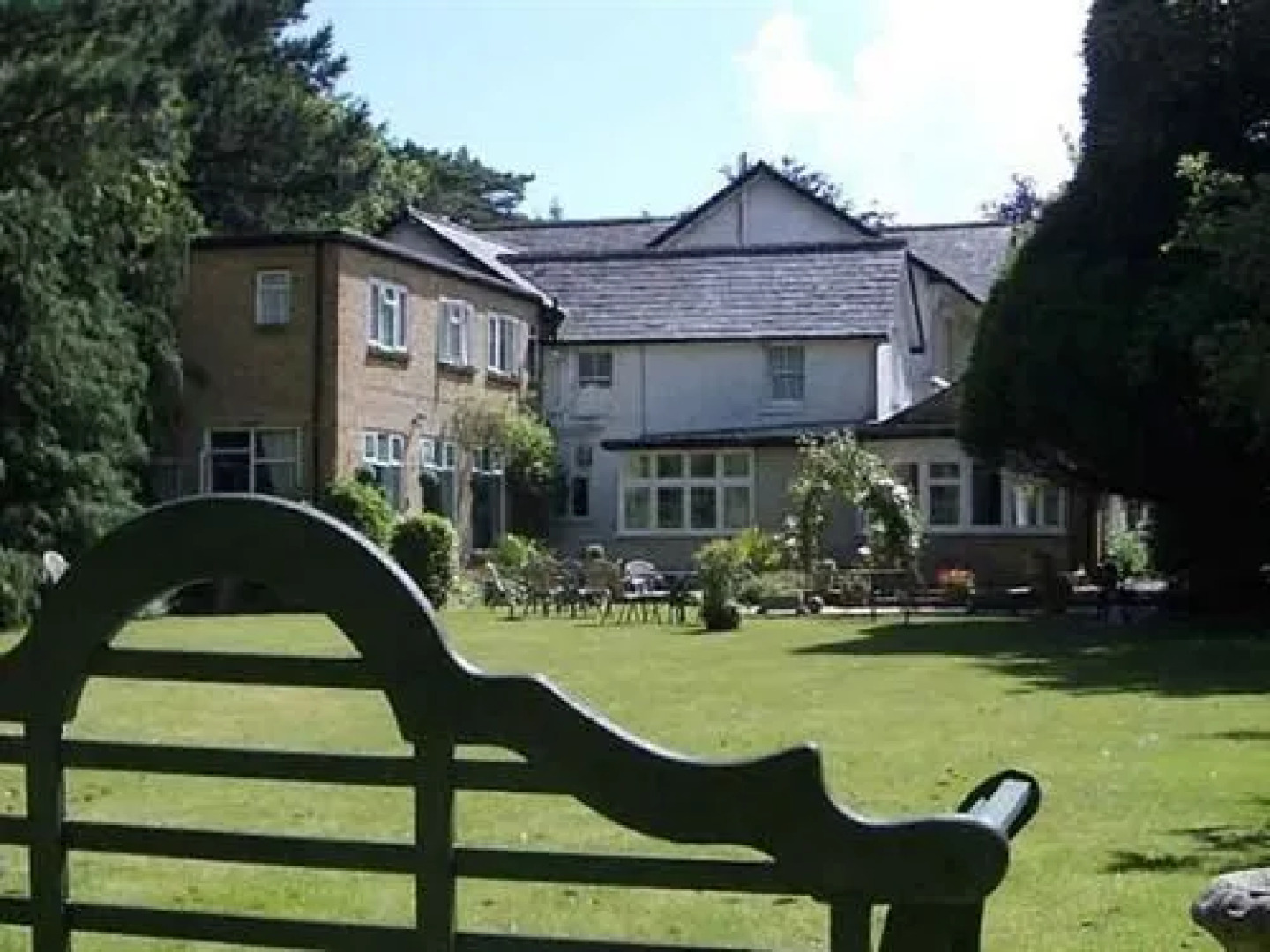Wood Lodge Hotel