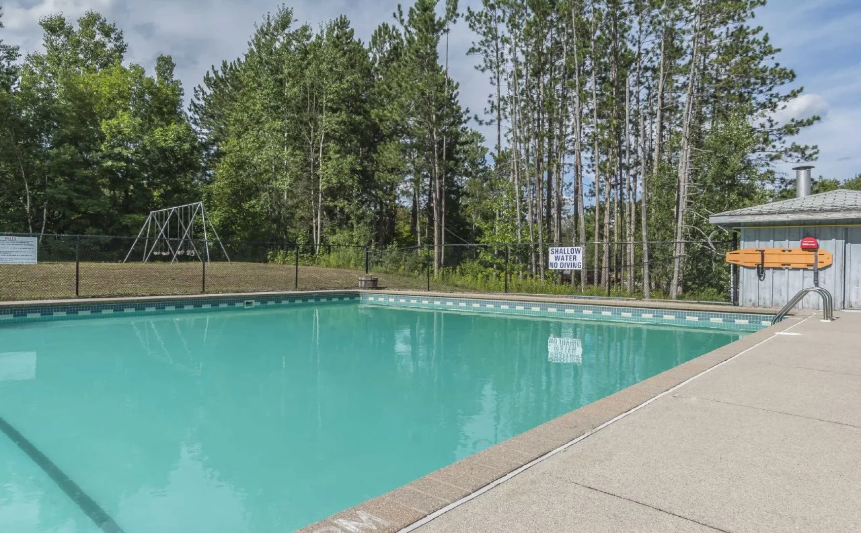 Jolly Roger Inn & Resort