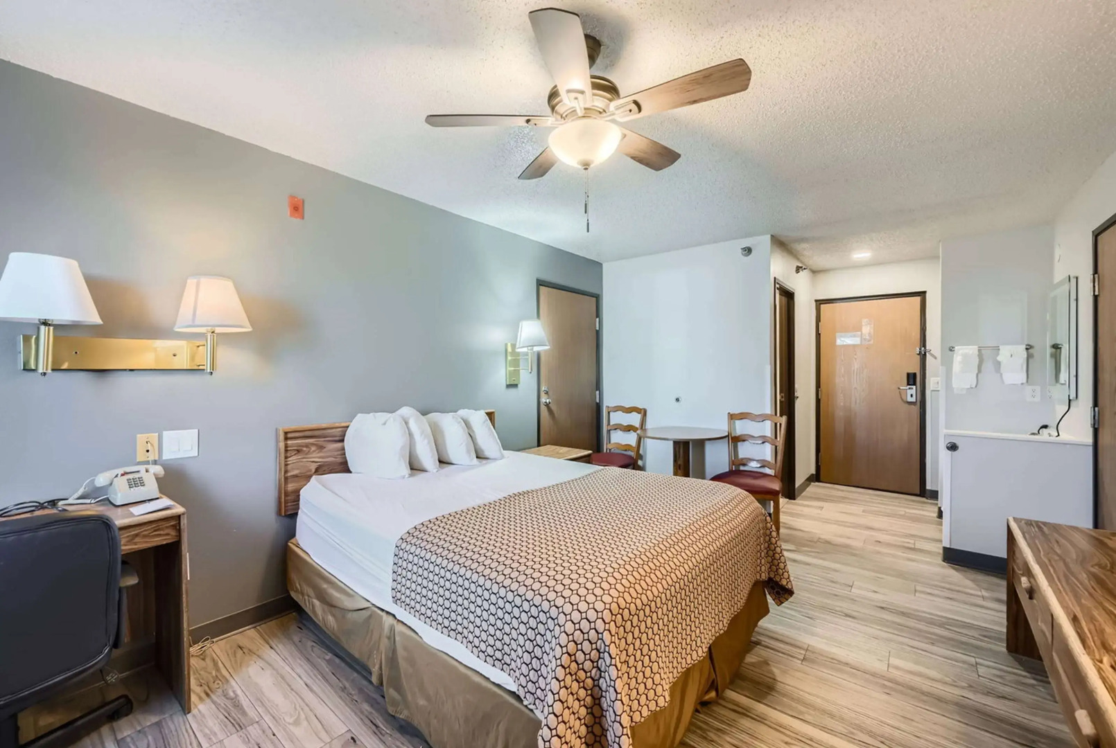 Travelodge by Wyndham Longmont