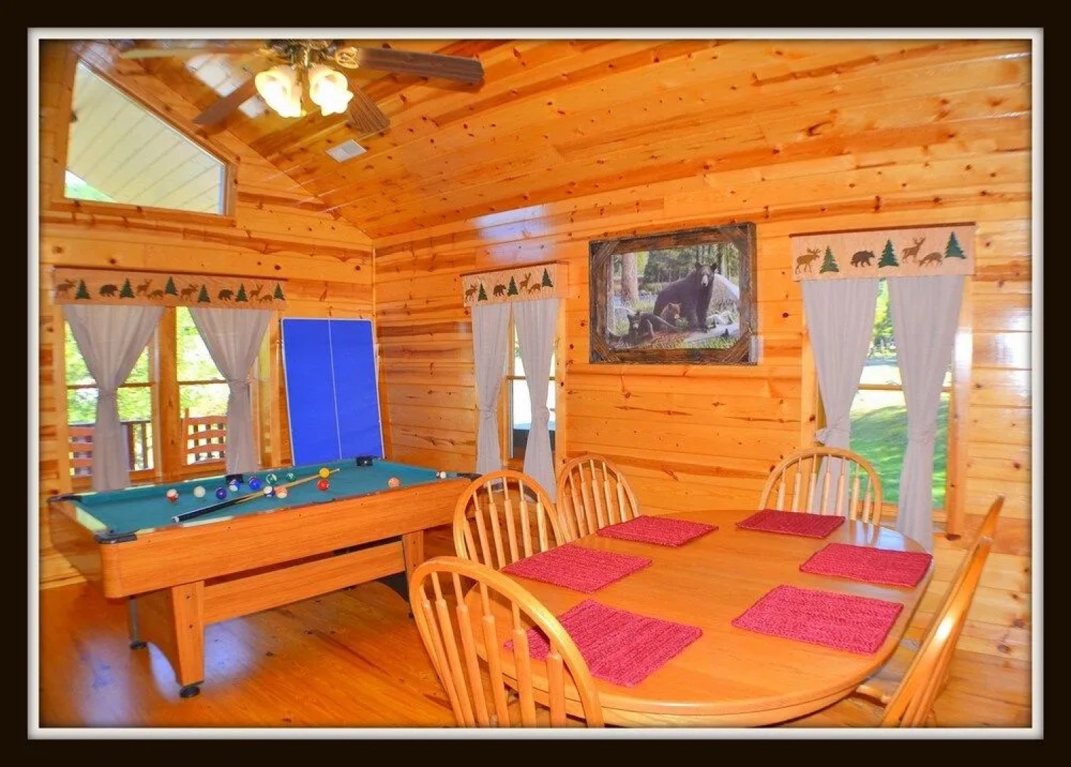 Little Sugar Camp 3 Bedroom Cabin by RedAwning