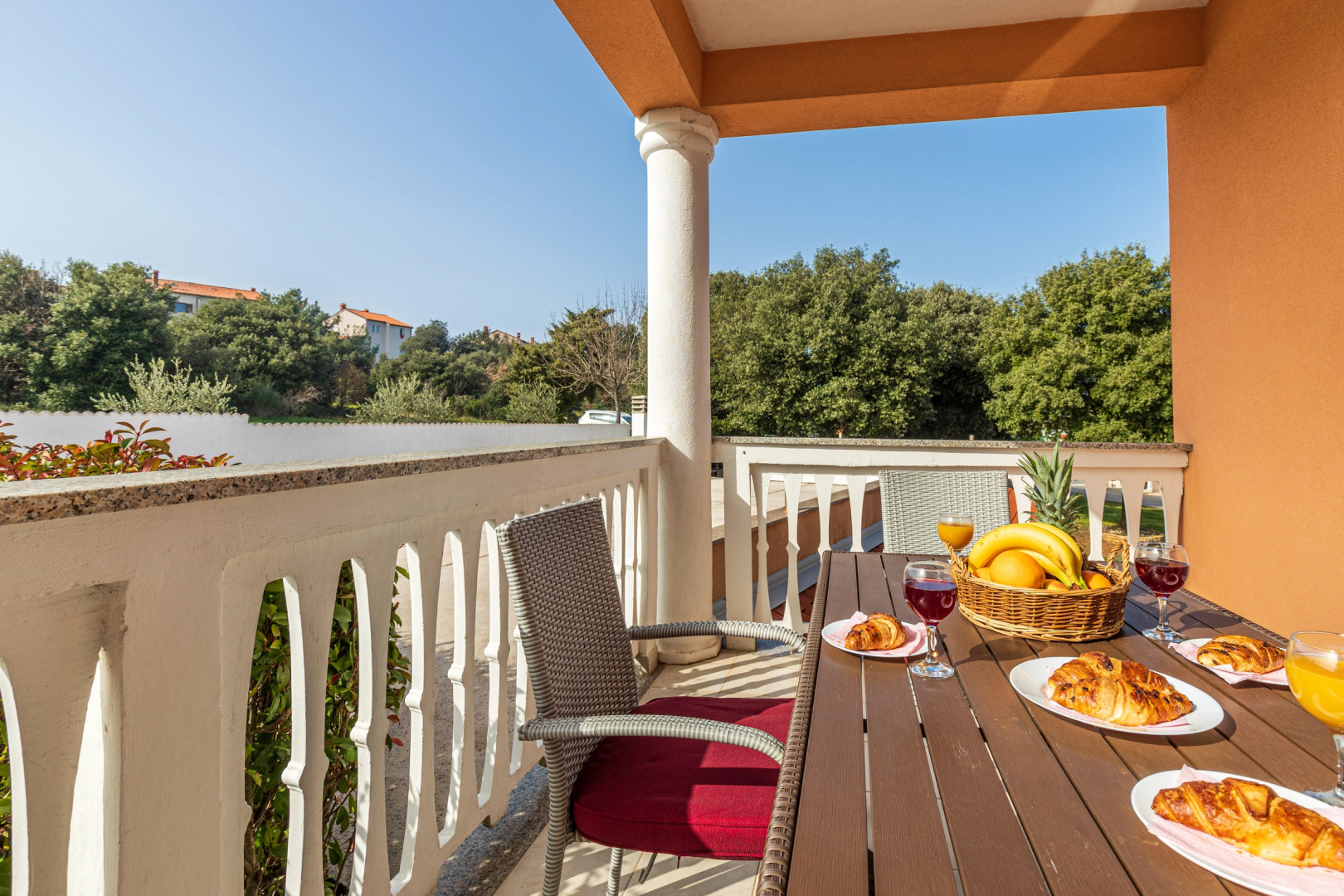 Pool Apartment Suzi 8