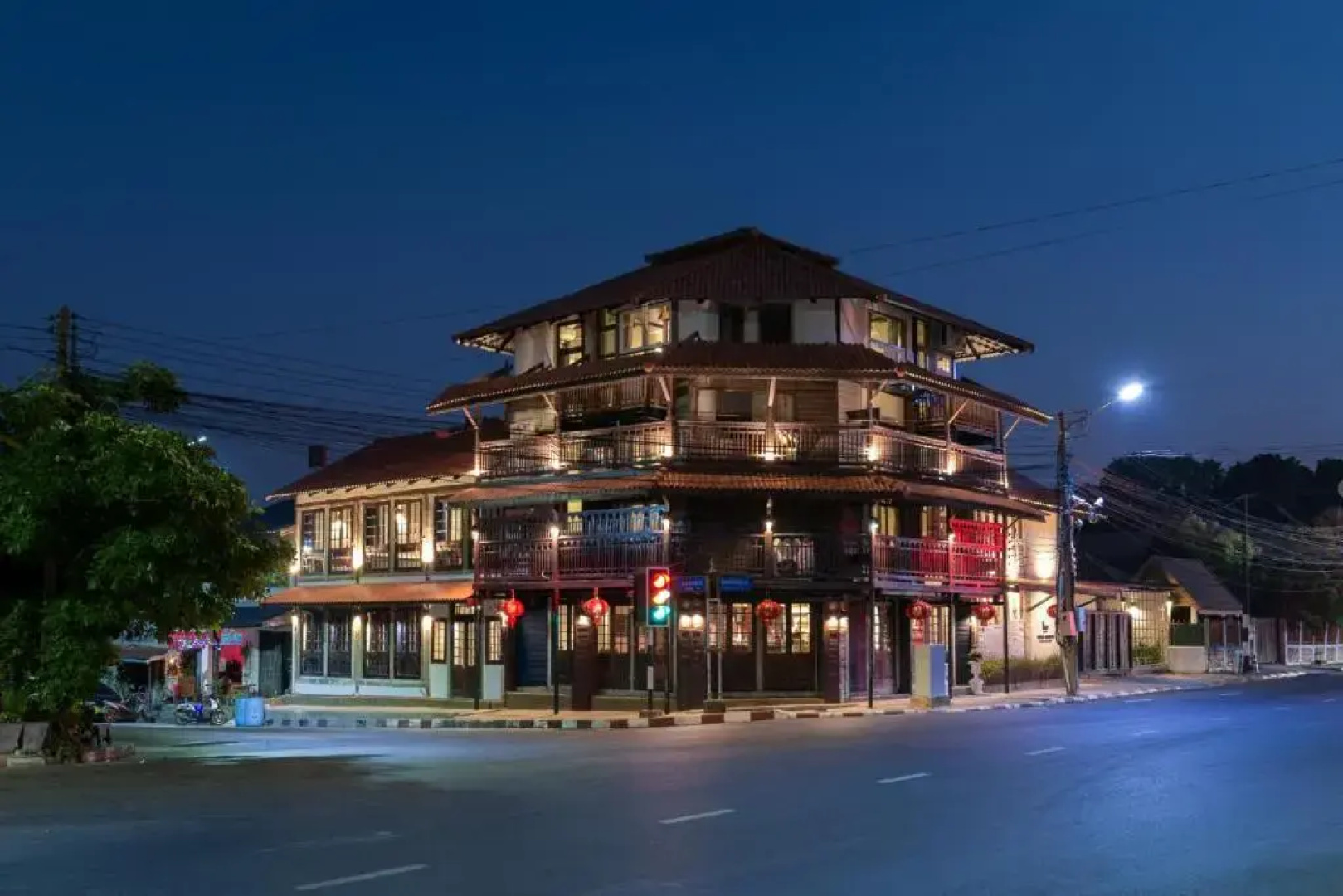 Velawarin Hotel