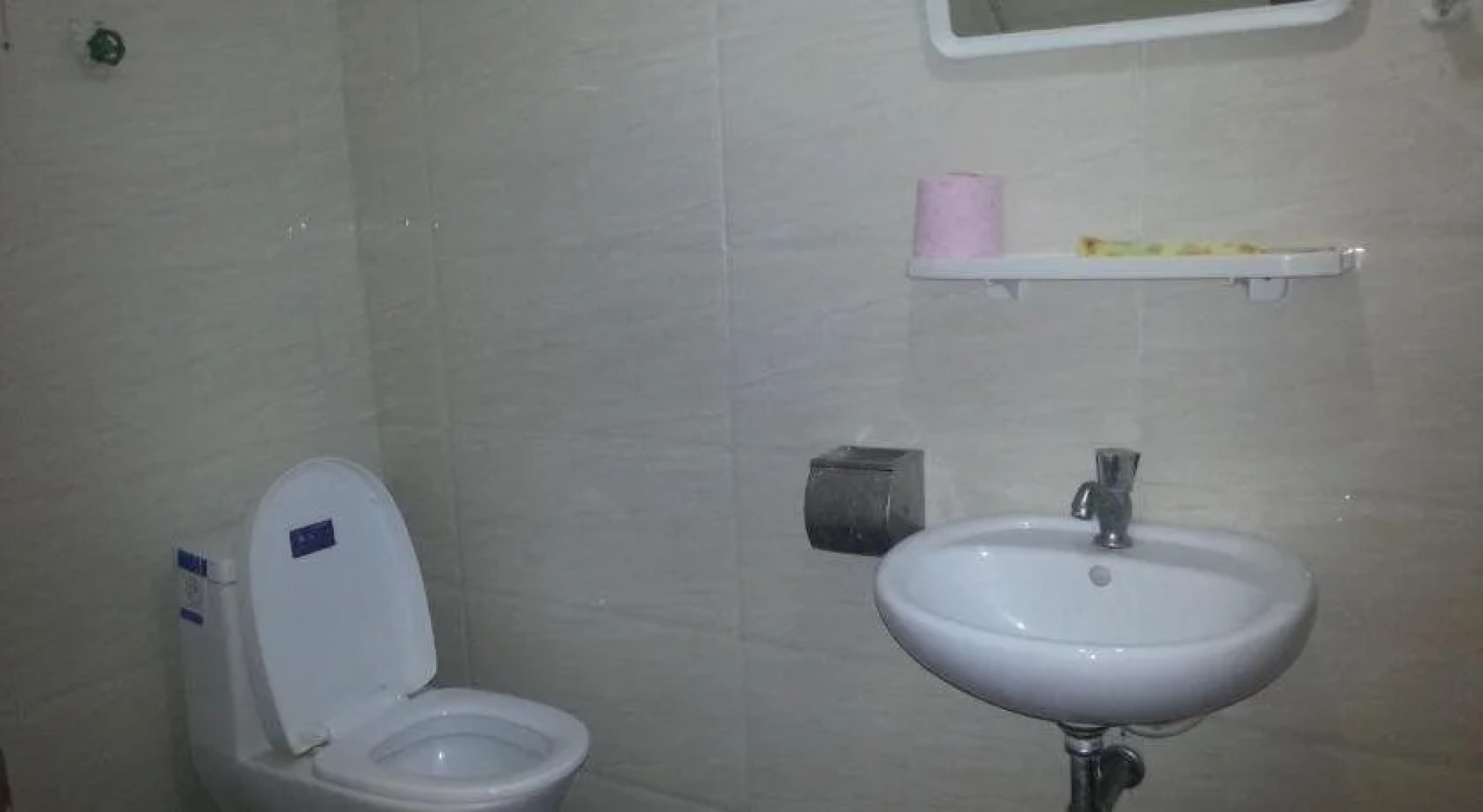 Moon River Guesthouse & Restaurant