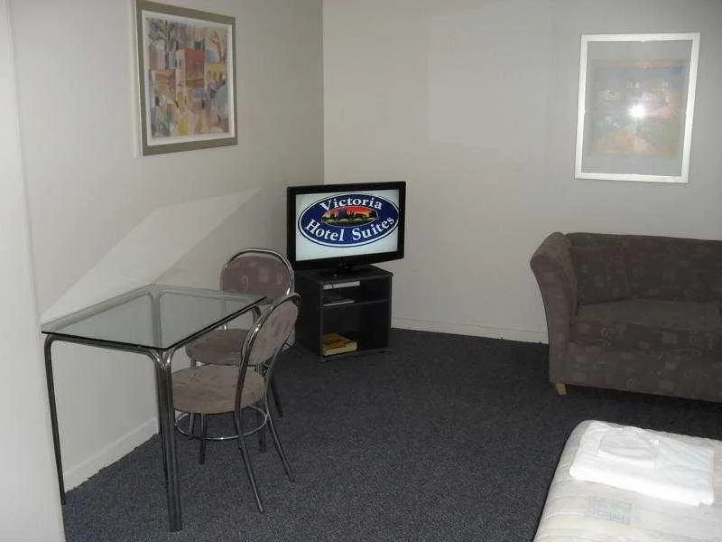 Victoria Hotel Suites