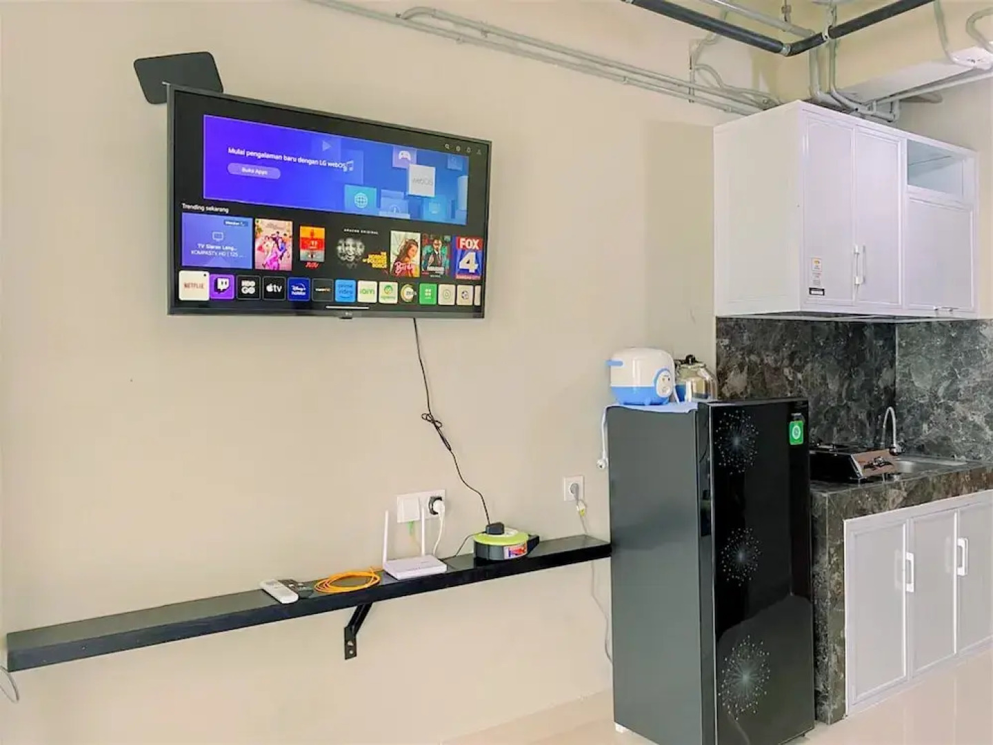 Warm And Homey Studio At Royal Sentul Park Apartment