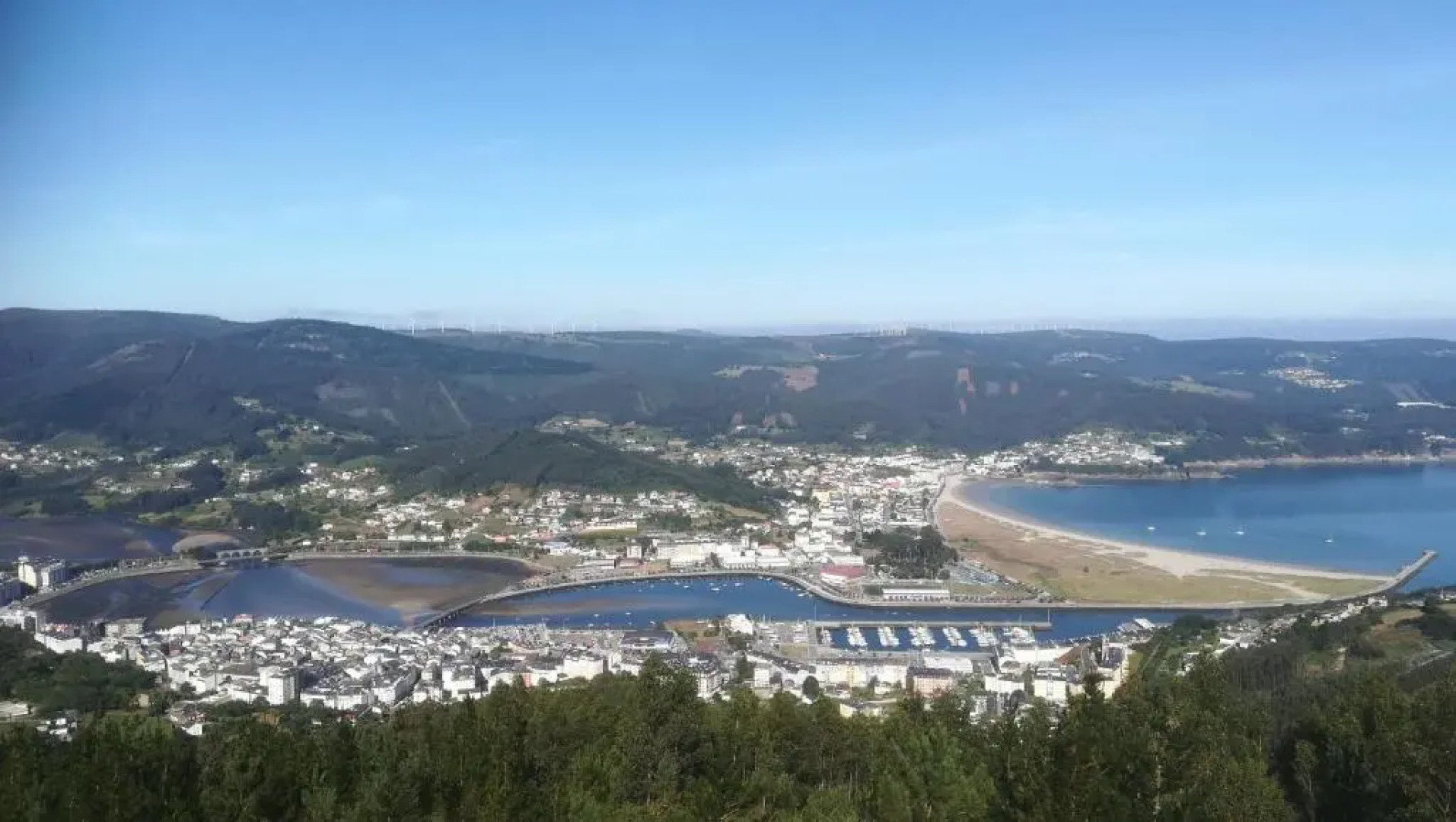 10 mts de la Playa de Covas - Vivero con piscina