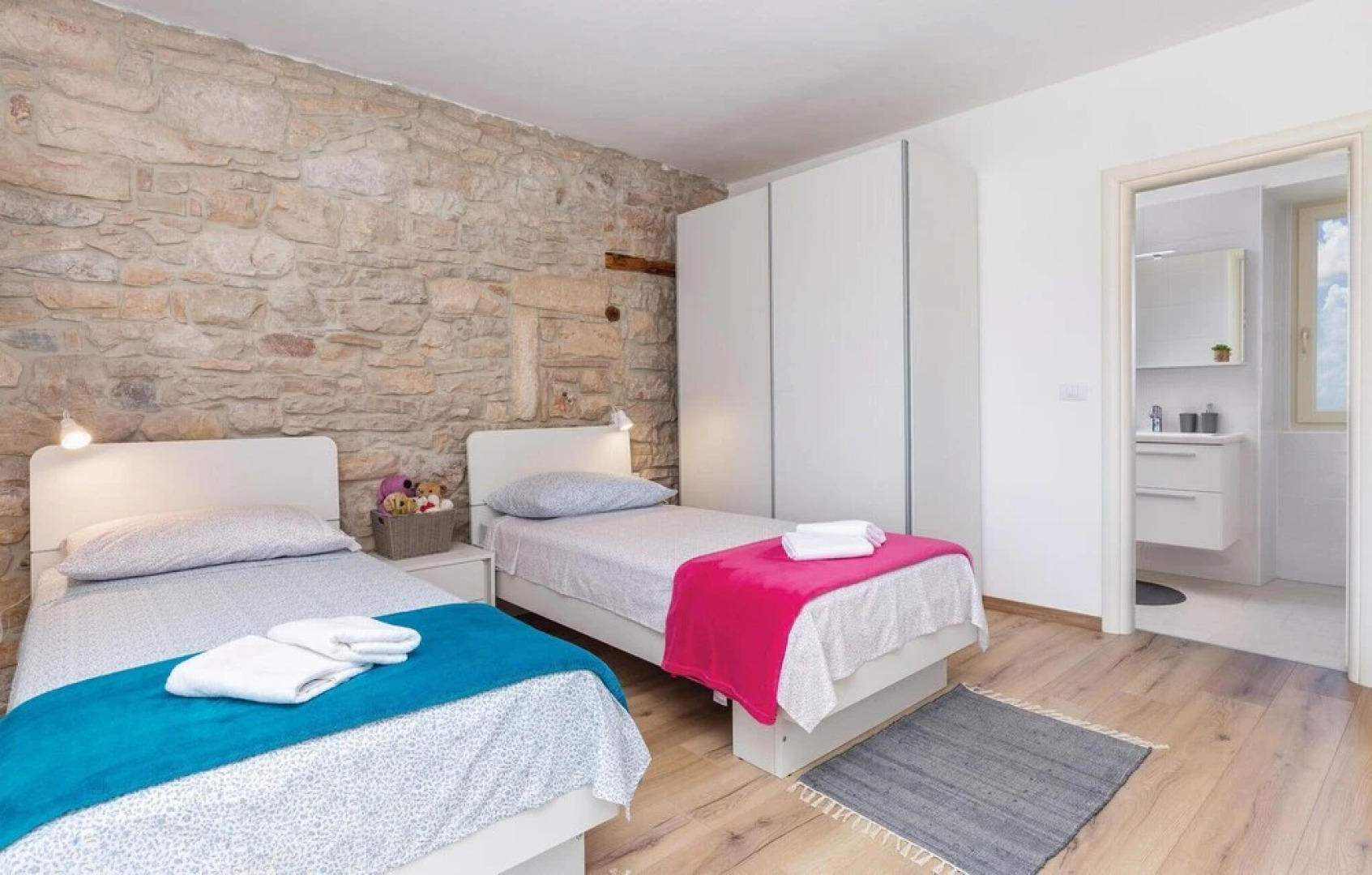 Beautiful Home in Duga Uvala With Wifi and 2 Bedrooms