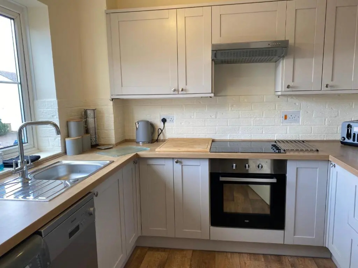 Waterfront House In The Heart Of St Neots