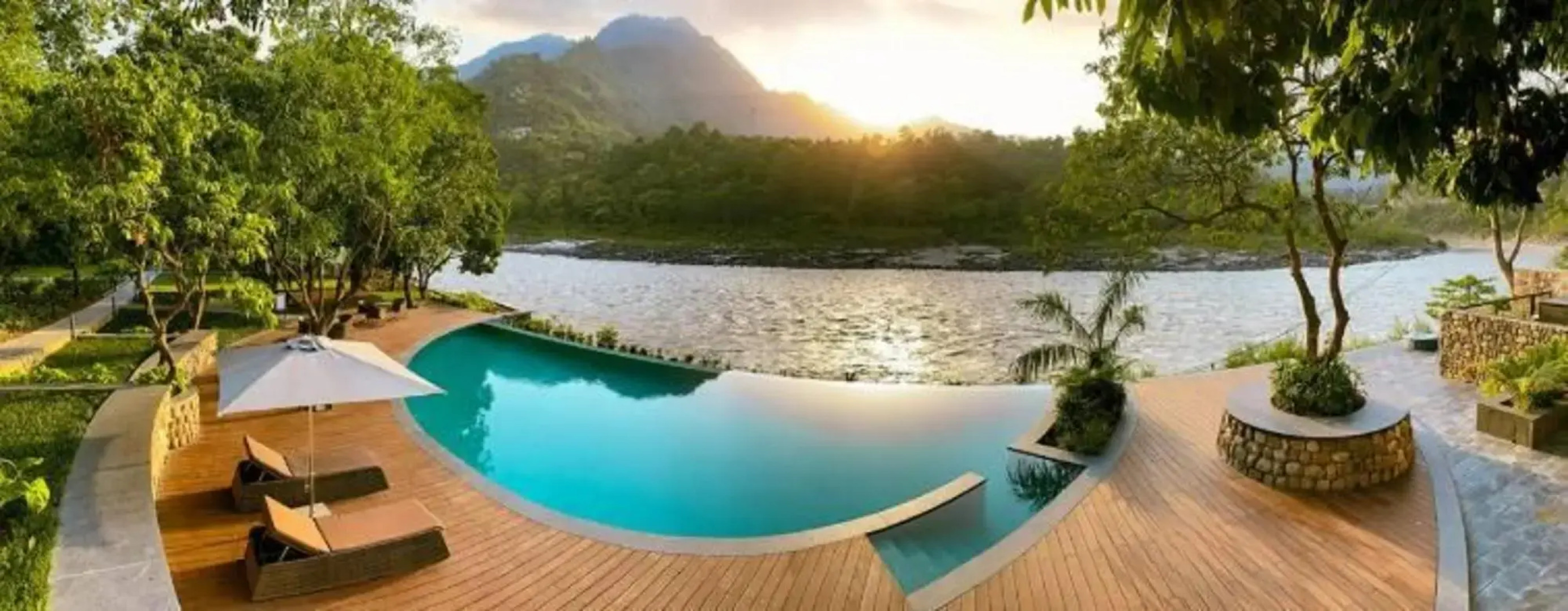 Neemrana's Glasshouse on The Ganges