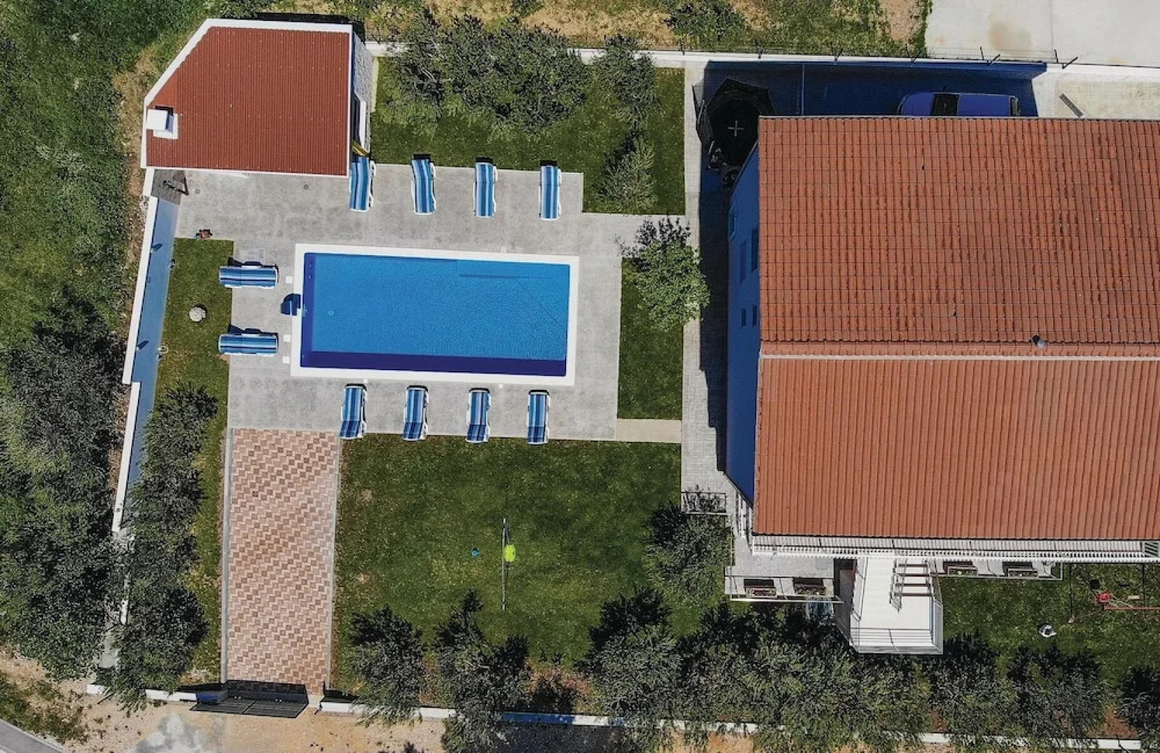 Nice Home in Kastel Kambelovac With Wifi and 4 Bedrooms