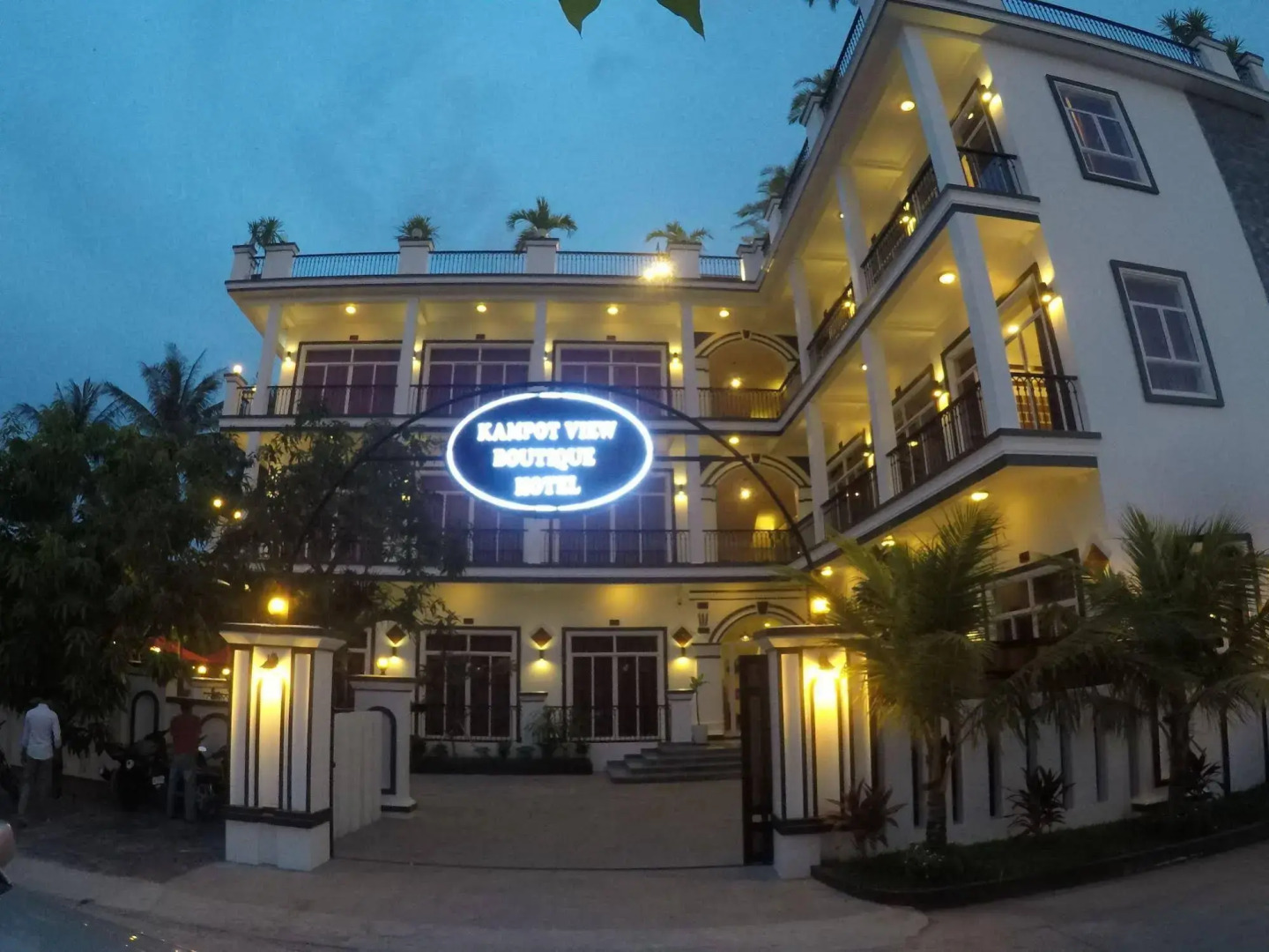 Boutique Kampot Hotel