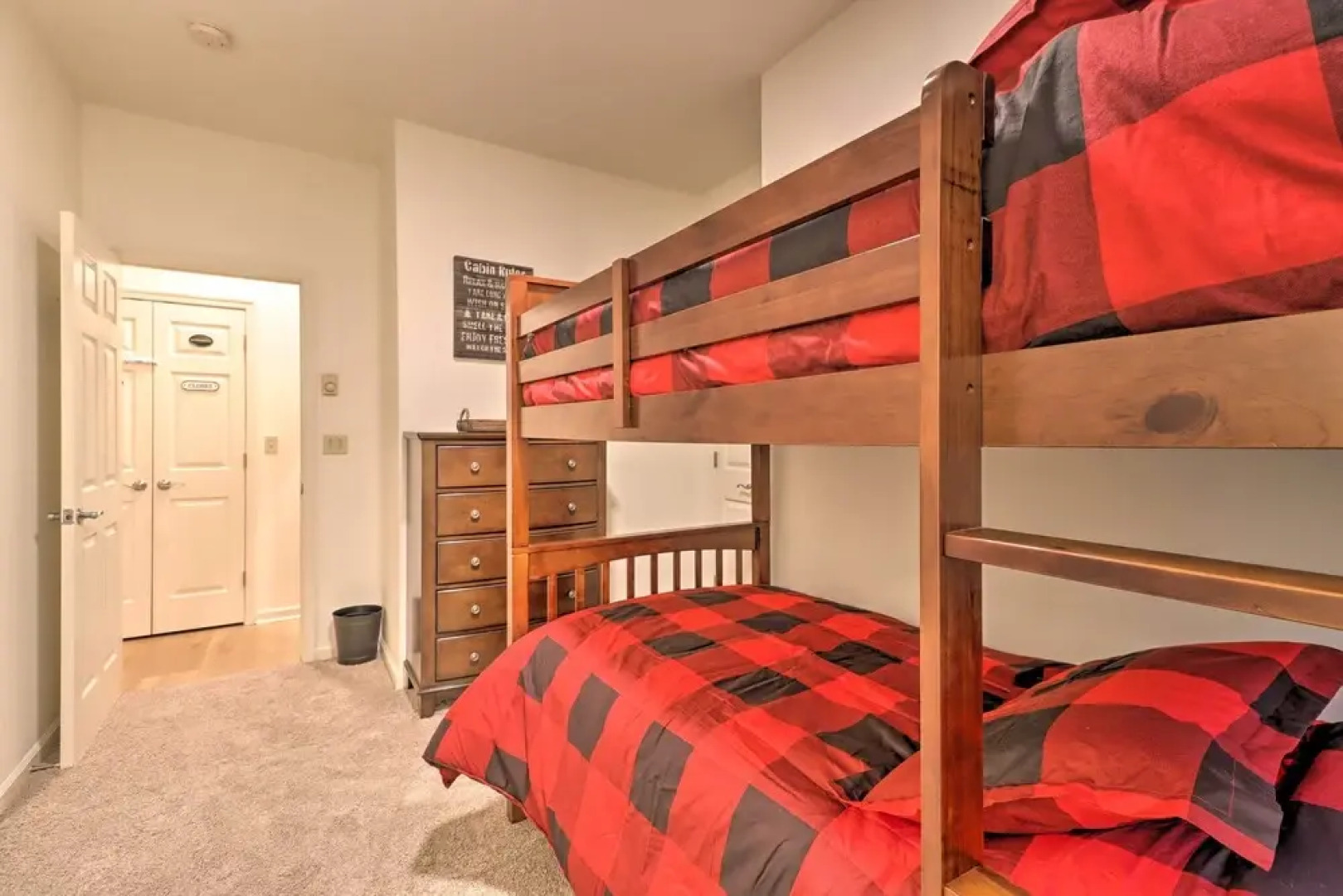 Poconos Townhome - Walk to Big Boulder Lake!