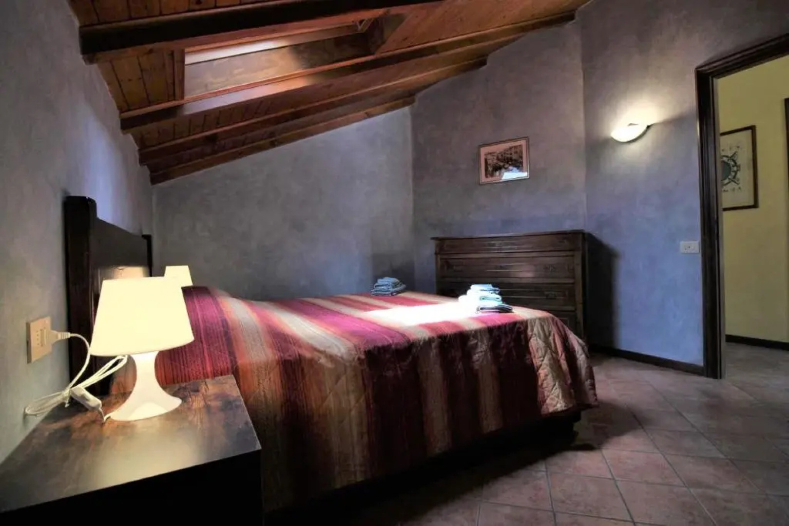 A Lovely Picture on the Lake