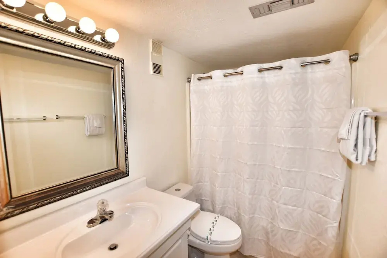 0301 Waters Edge Resort 3 Bedroom Condo by Redawning