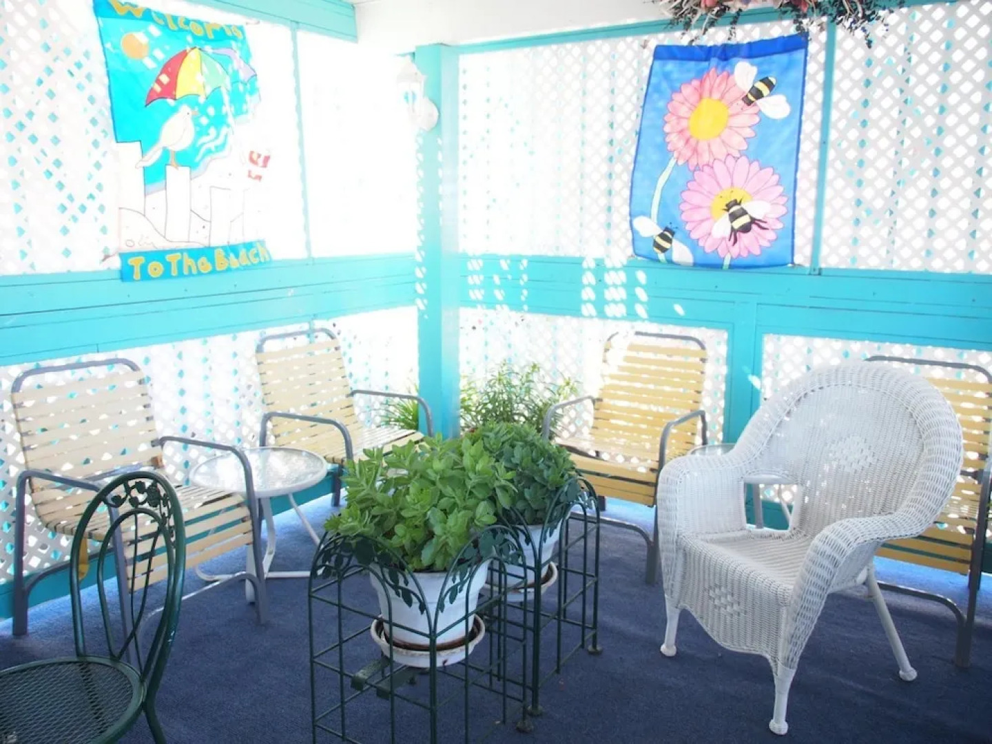 Suitcase Motel & Travel