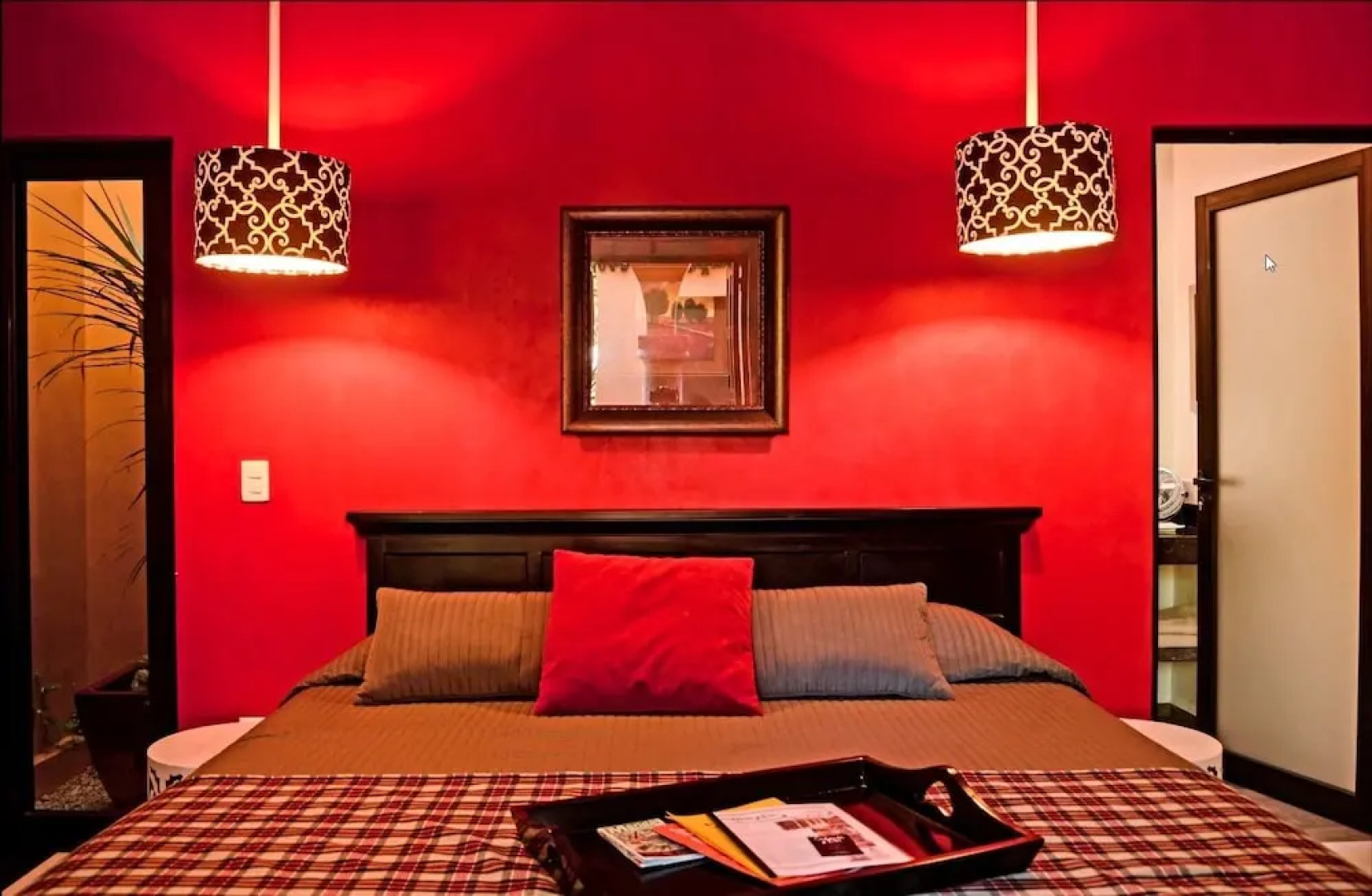 Ochenta Y Dos an urban bed & breakfast