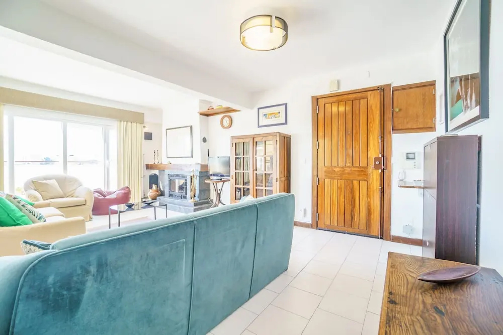 Seafront Condo & Big Terrace