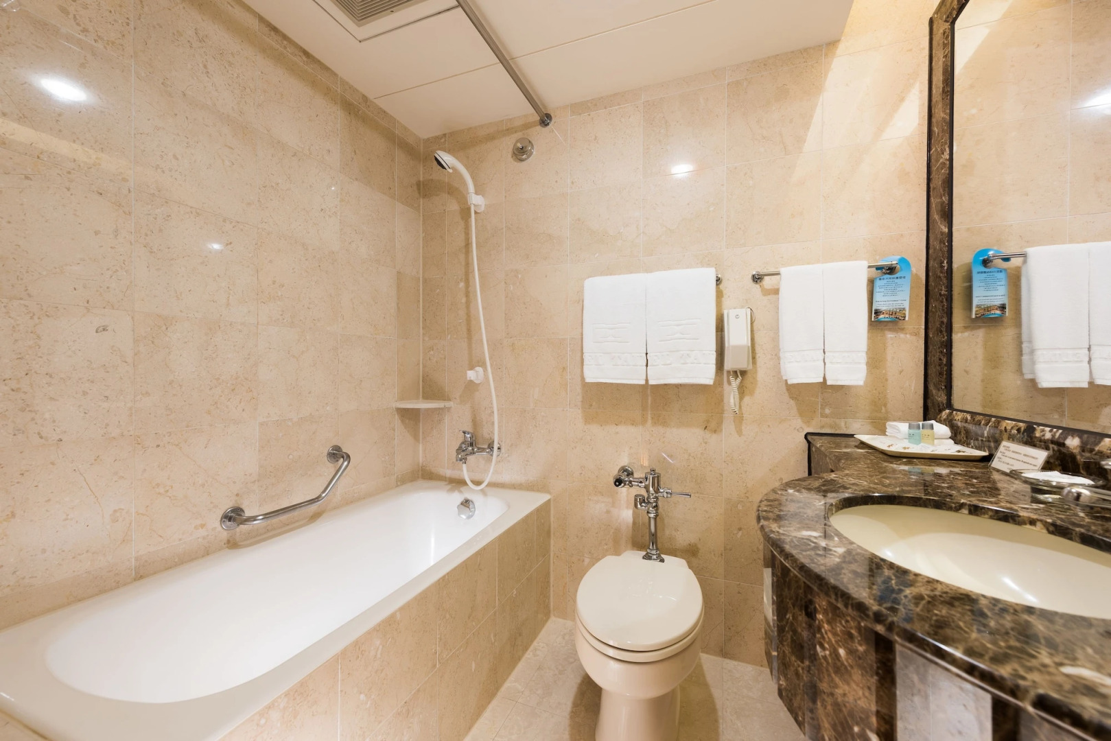 Tainan California Villa