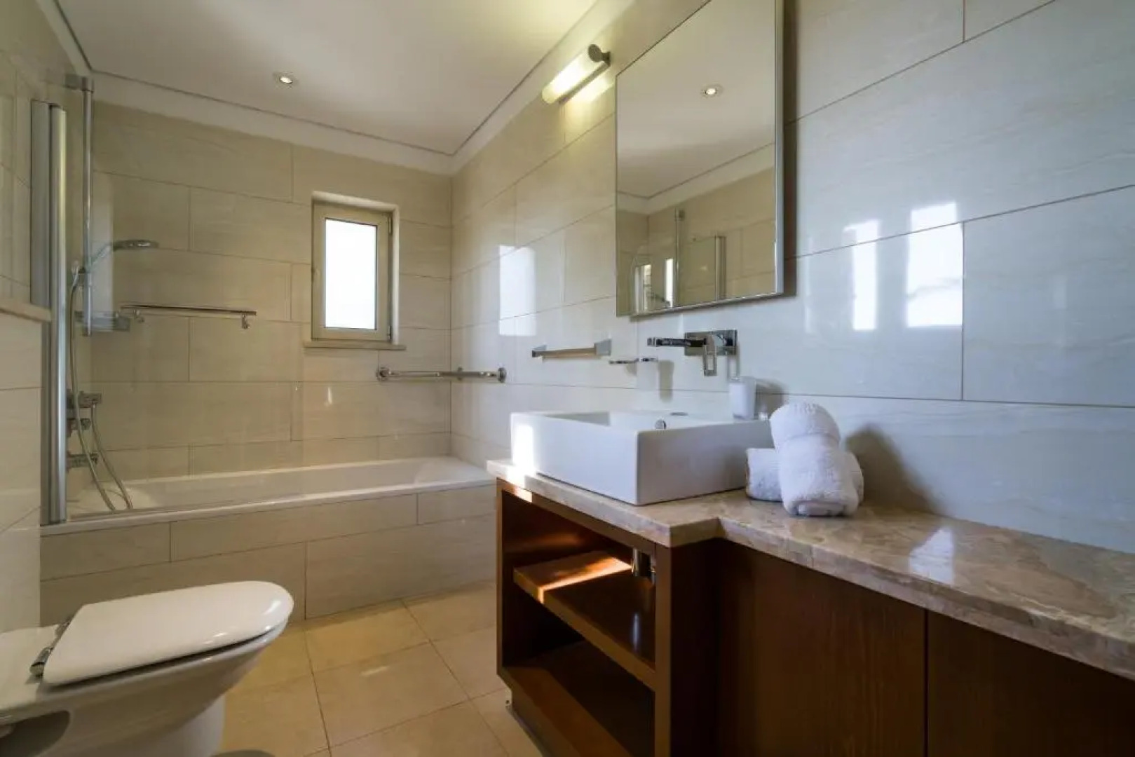 5 bedroom Villa Rio with large private pool and hot tub, Aphrodite Hills Resort