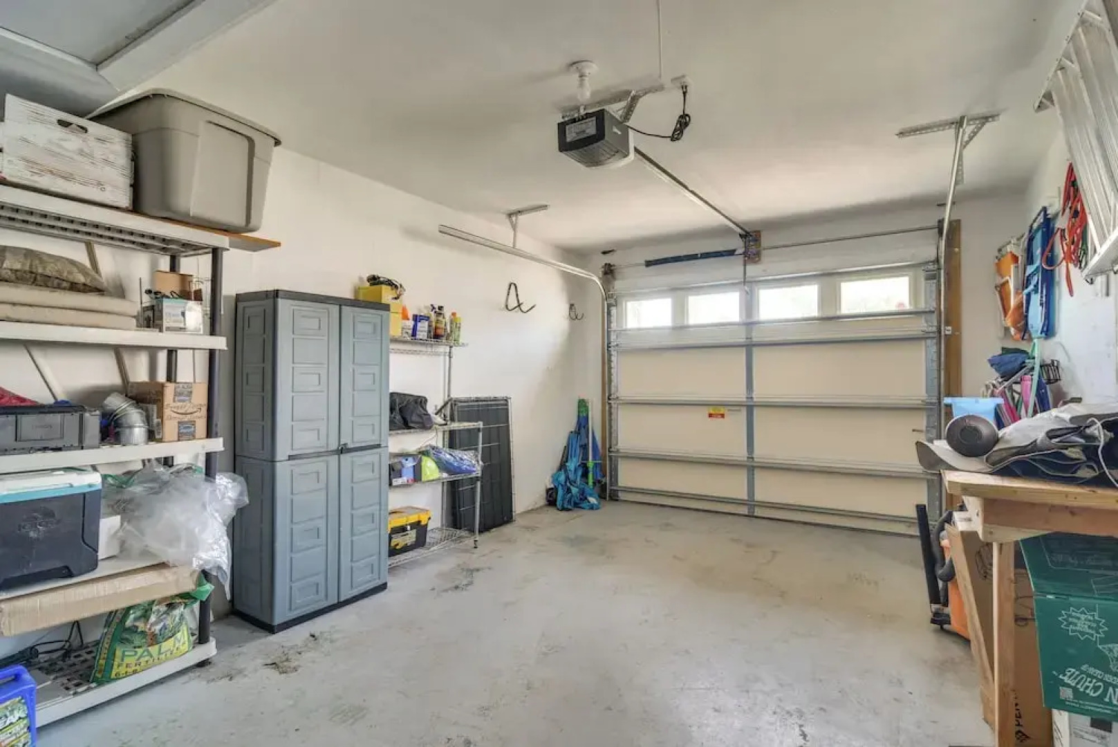 4 Mi to Dog Beach: Largo Home w/ Pool & Hot Tub!