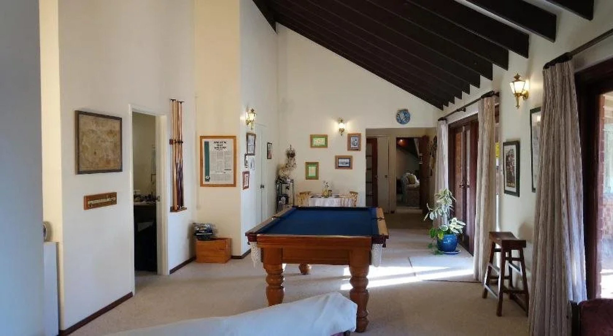 Eleebana Guest House