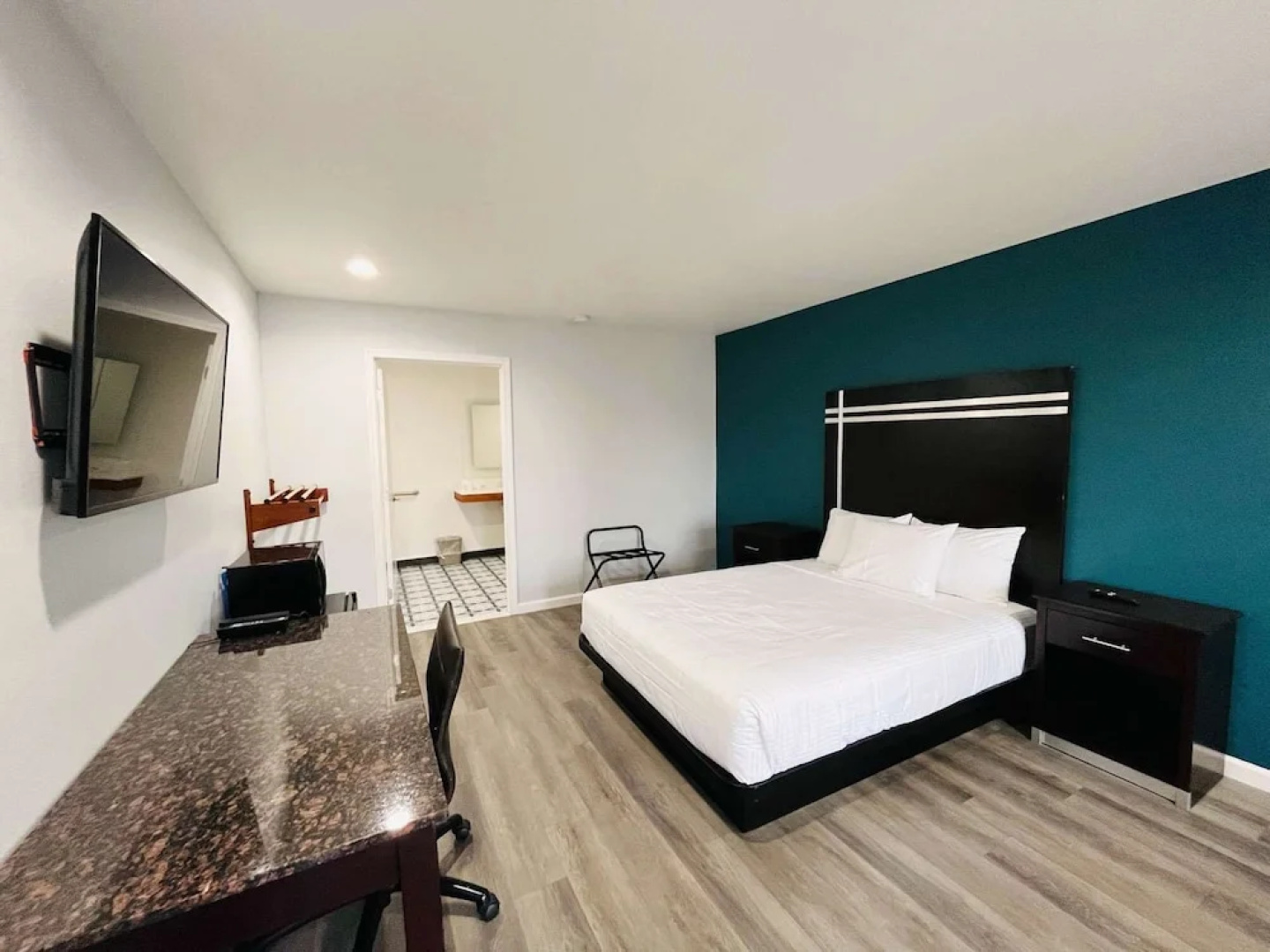 Vallejo Inn & Suites