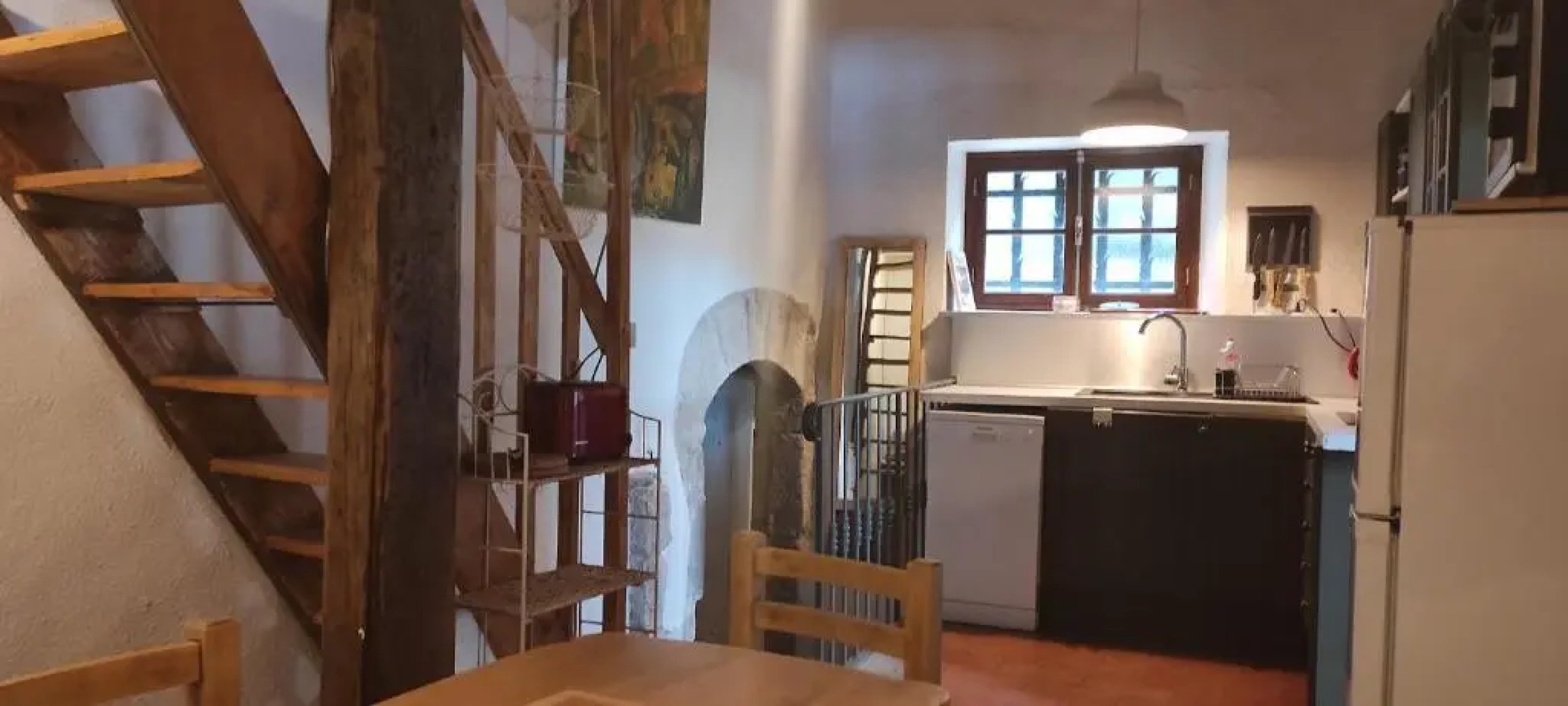 maison pierre et voûte au cœur du village