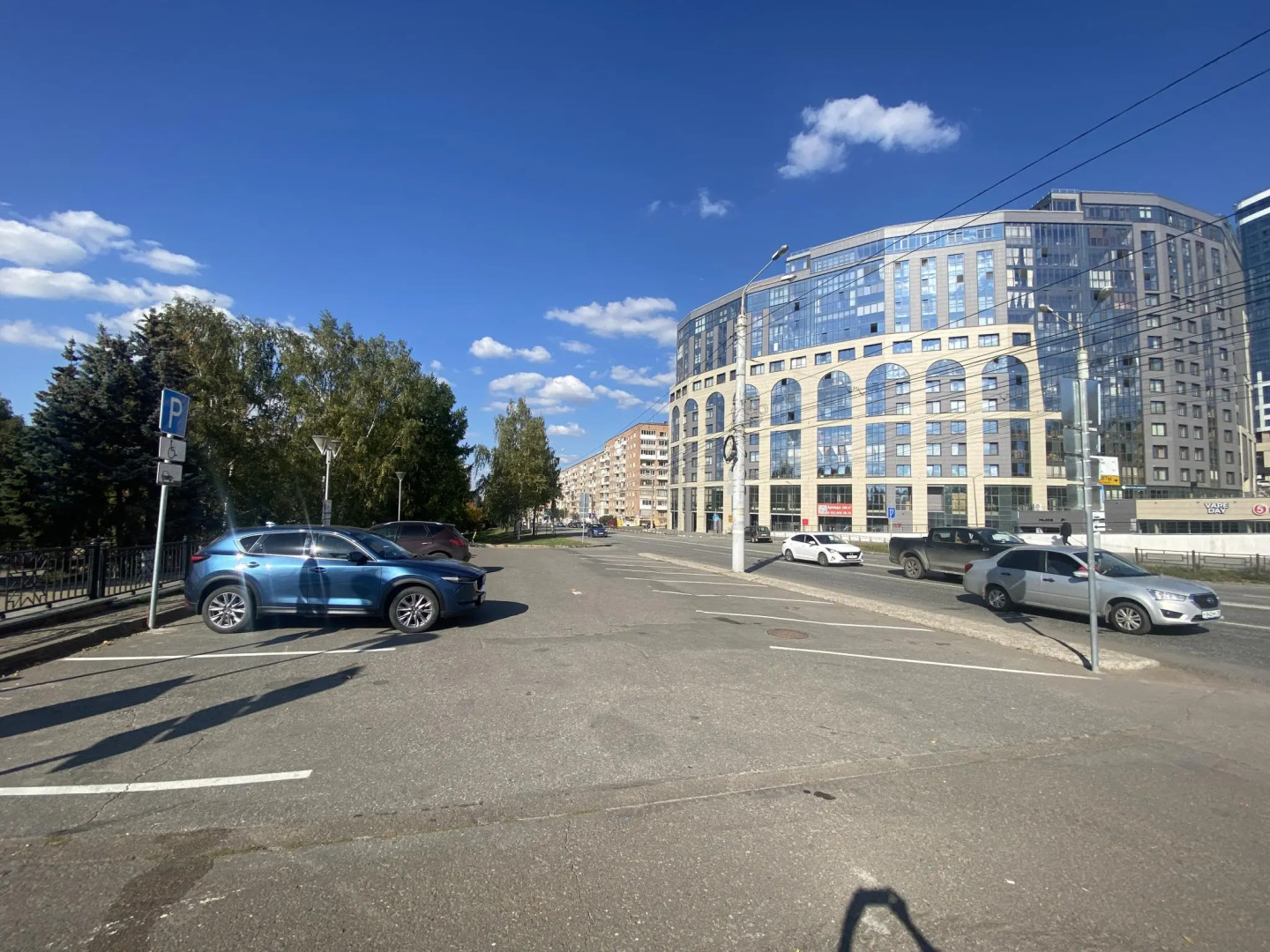 4 Ugla (Четыре угла) на Максима Горького 150