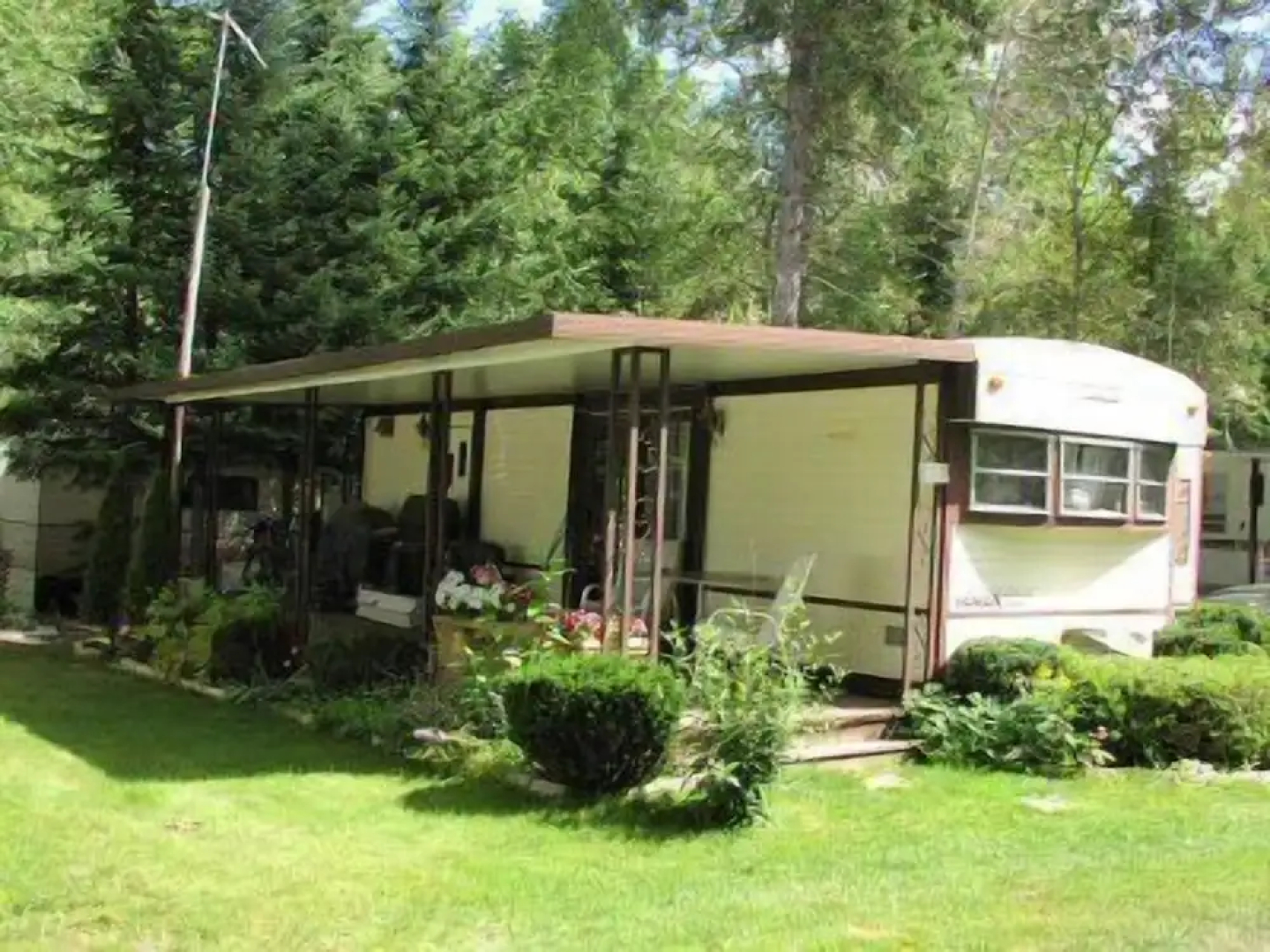Jell-E-Bean Campground and Trailers