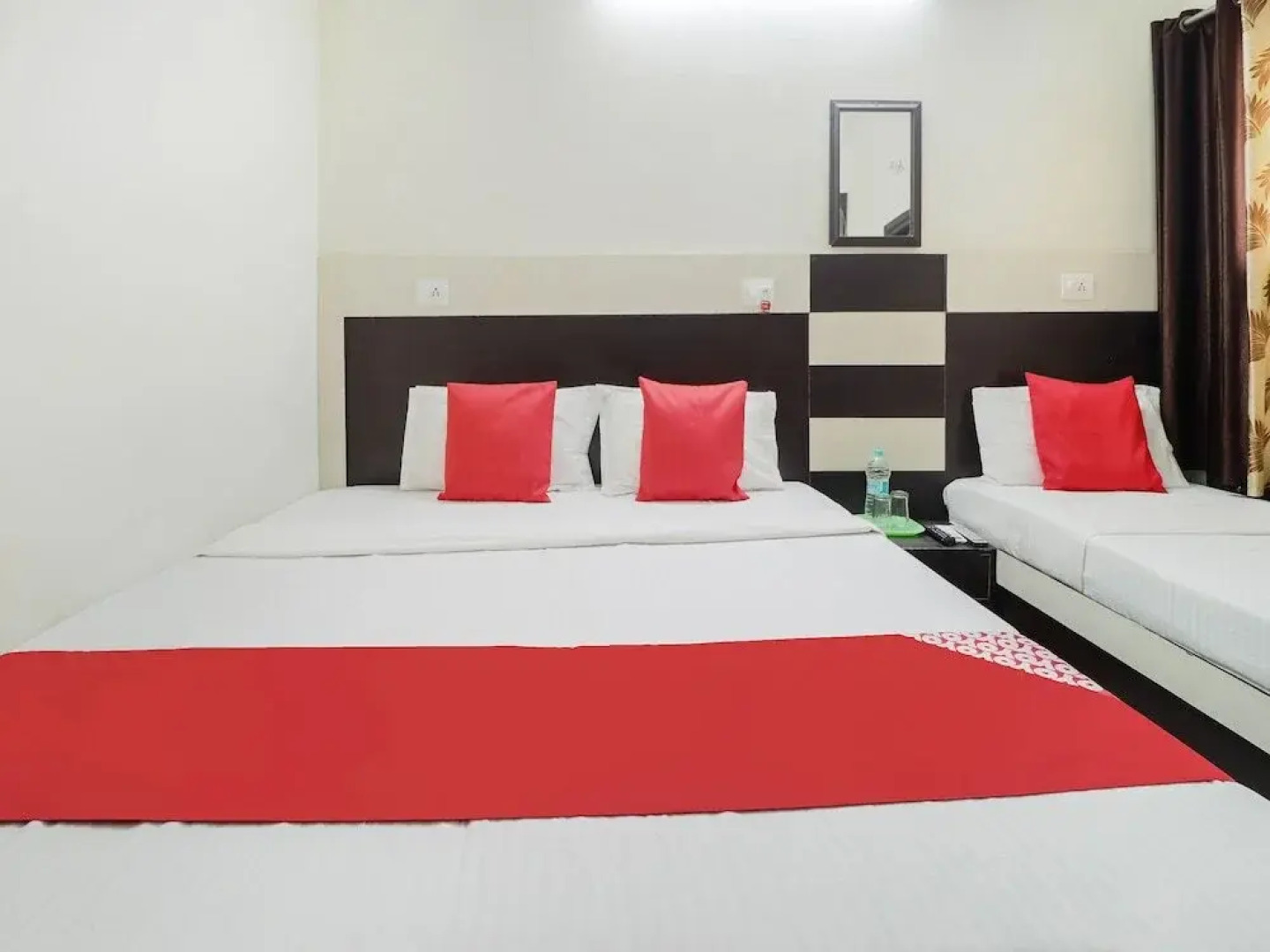 Royal Guest House by OYO Rooms