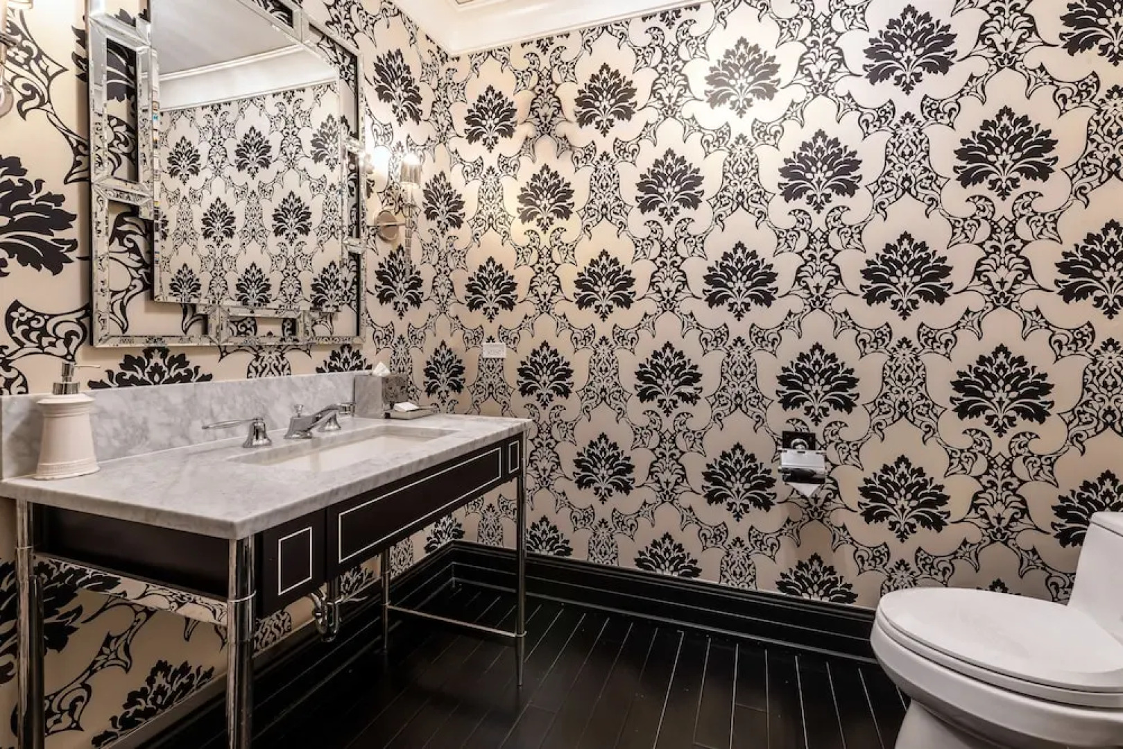 Waldorf Astoria Chicago