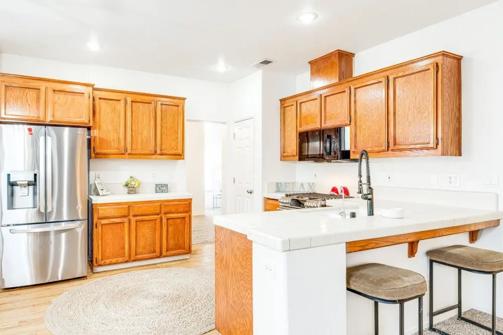 Spacious Los Banos Home w/ Patio - Dogs Welcome!