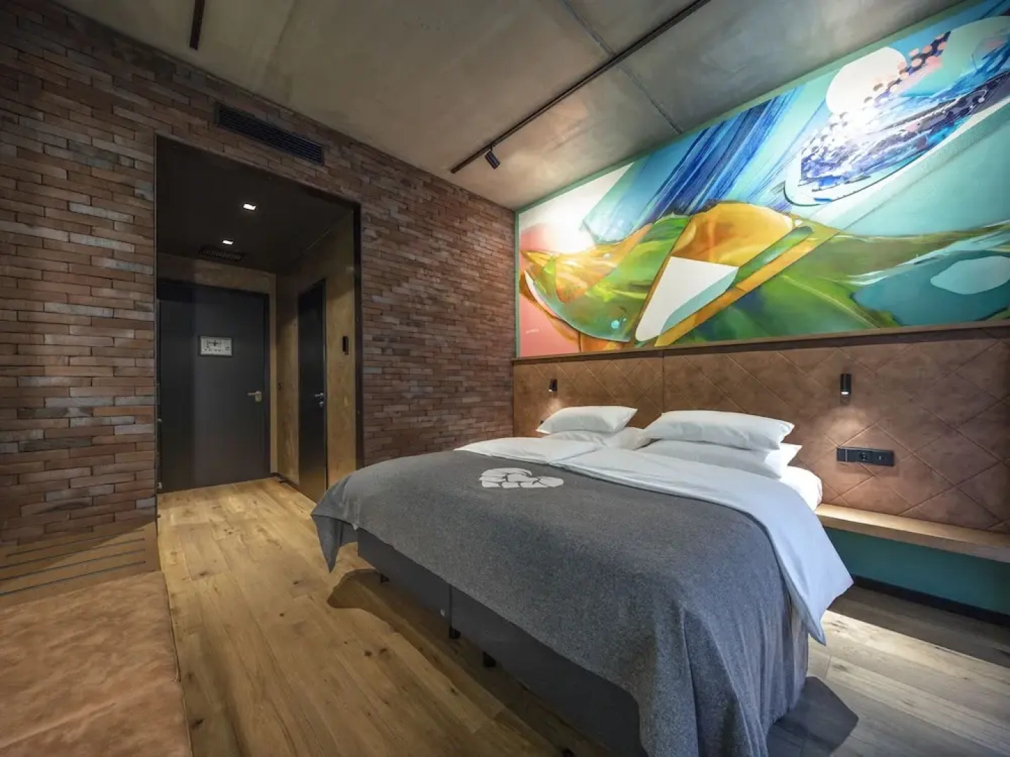 Liebesbier Urban Art & Smart Hotel