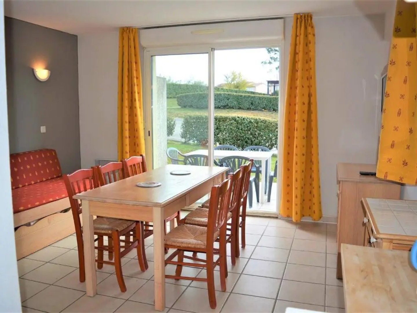 Maison Salavas, 3 pièces, 6 personnes - FR-1-382-19