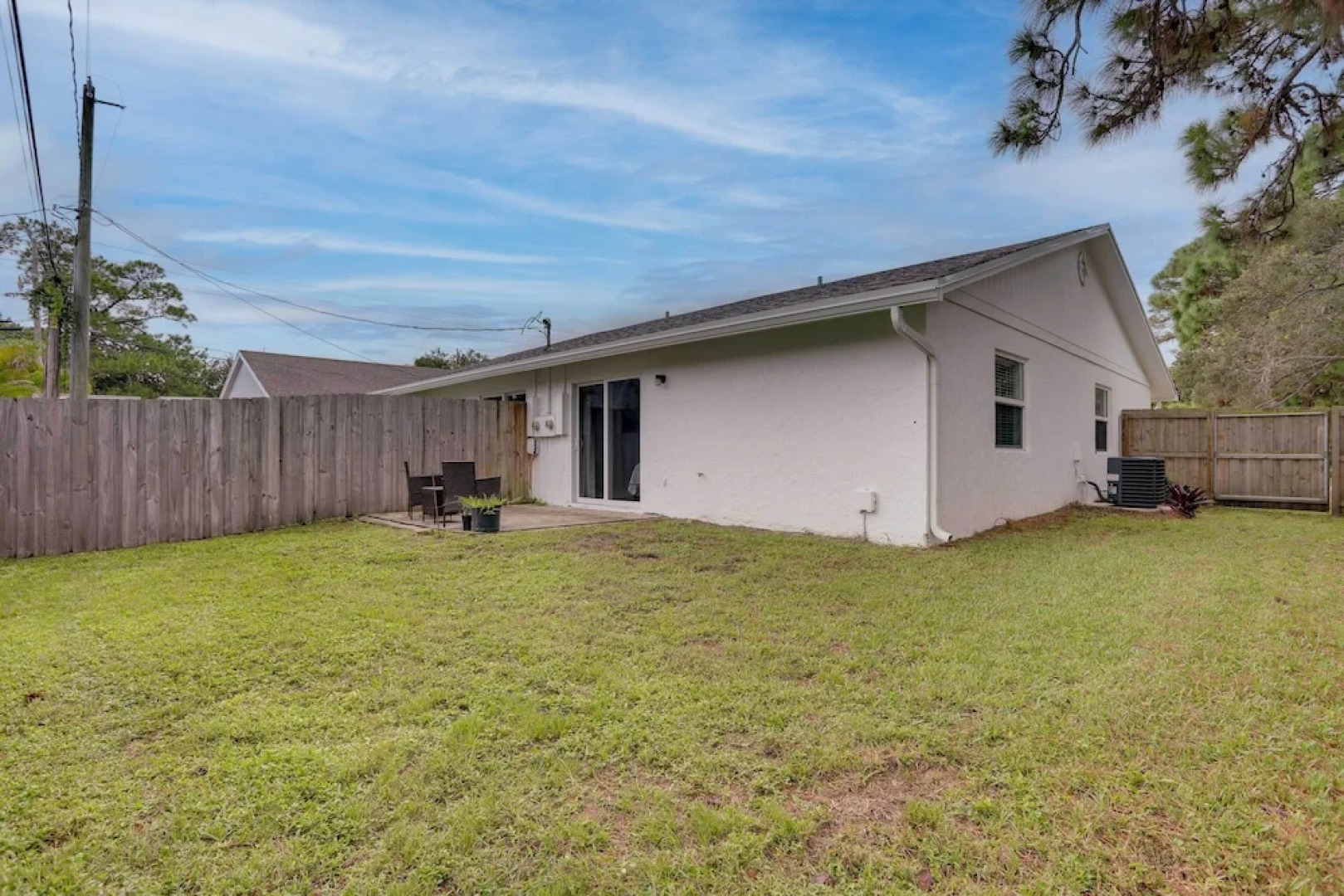 Jupiter Townhome w/ Patio & Yard ~ 6 Mi to Beach!