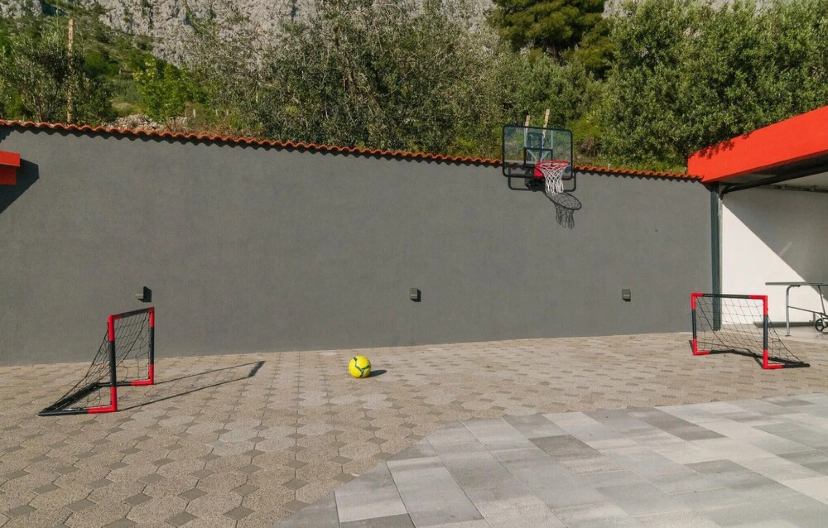 Beautiful Home in Omis With Wifi and 4 Bedrooms