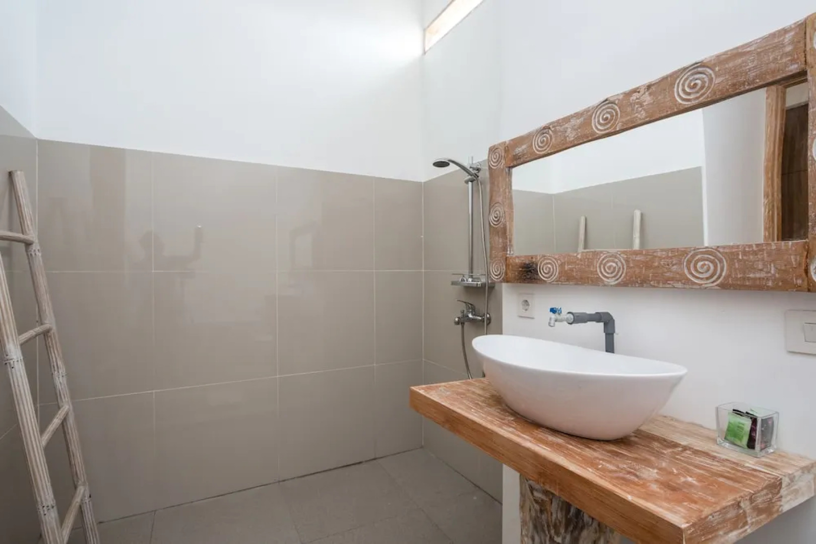 RedDoorz @ Kedungu Beach Surf