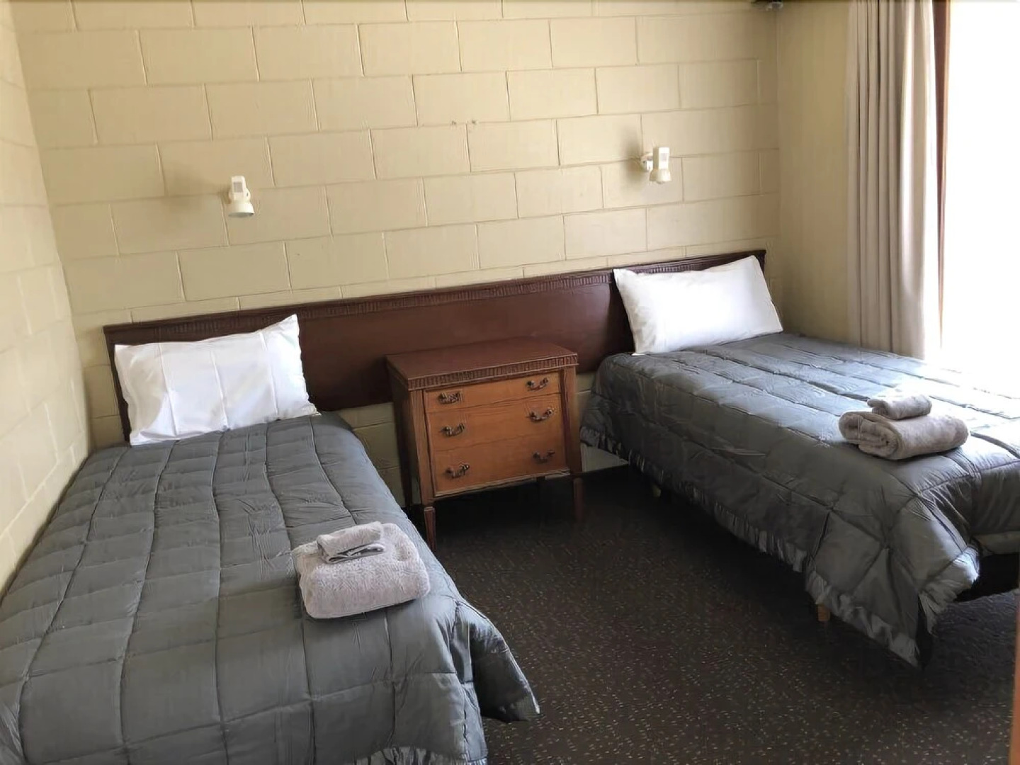 The Highwayman Motel