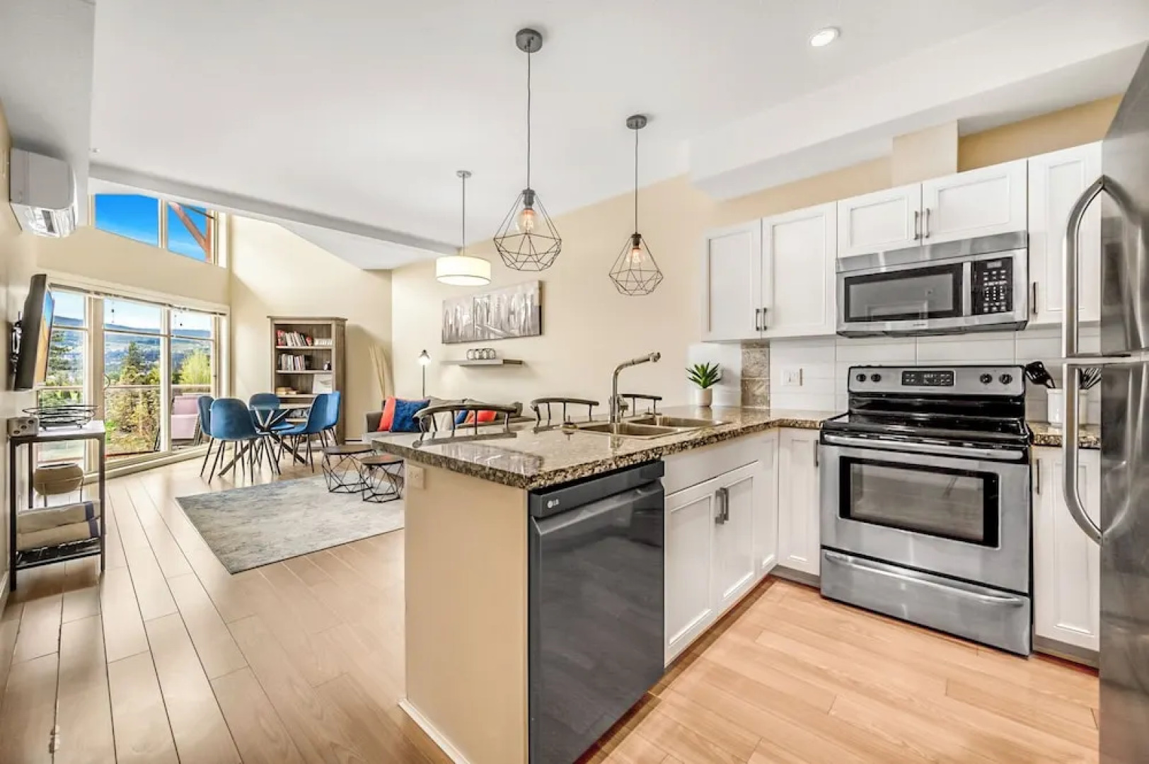 Top Floor Condo at Amenity Rich Resort