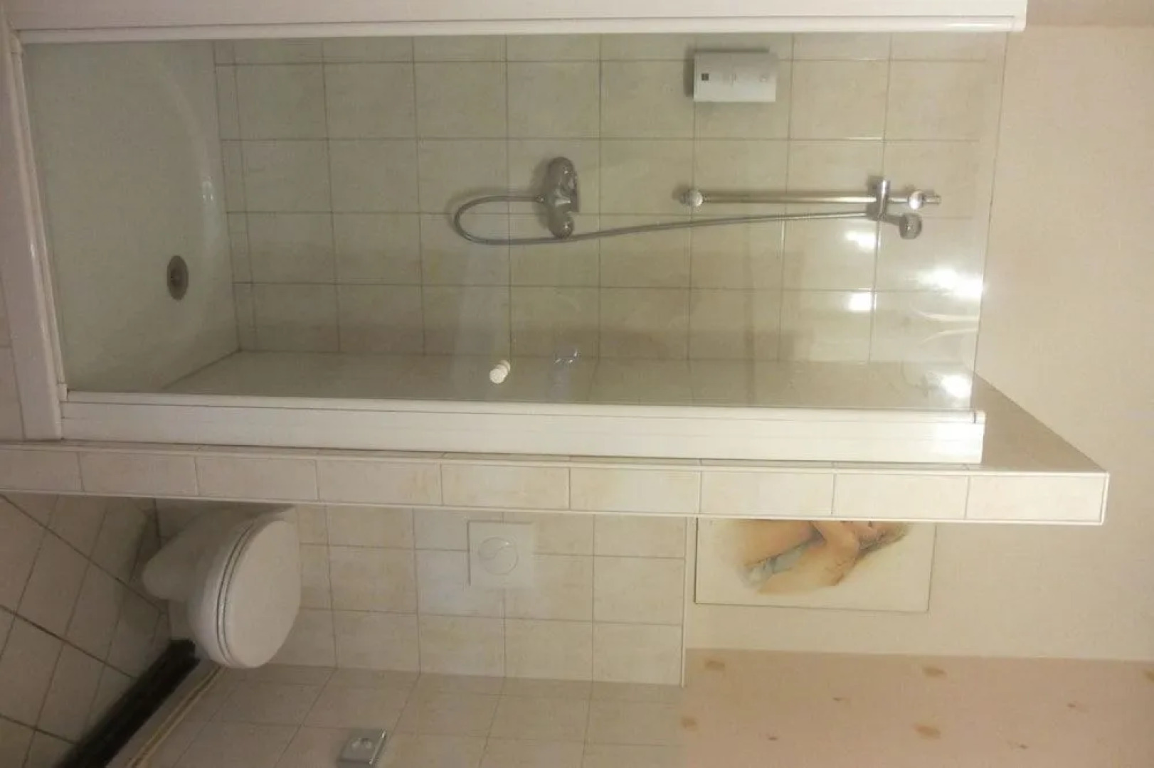 Hôtel-Restaurant La Crèche et sa piscine intérieure - Logis Hôtels