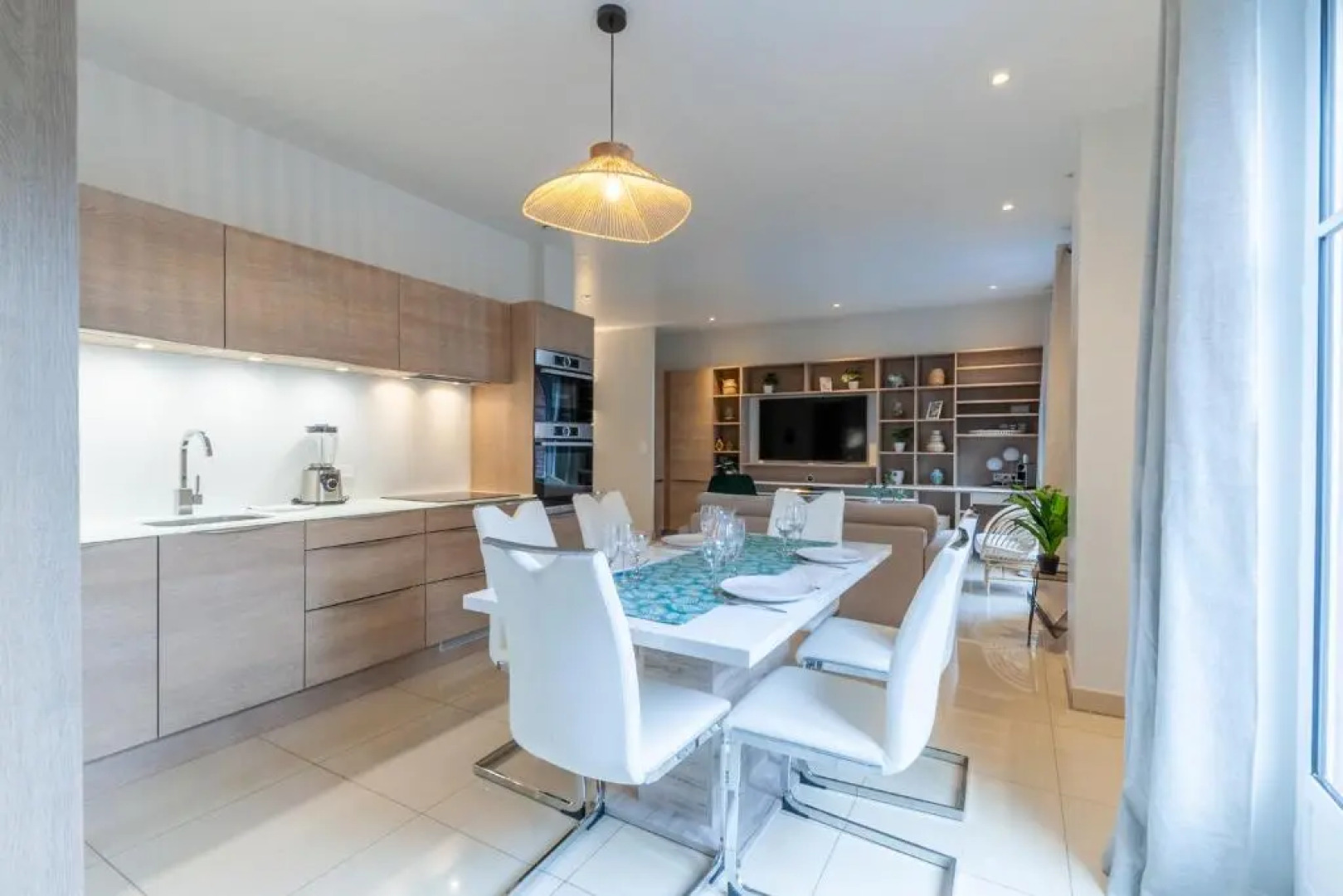 Beau duplex - Haut de gamme Place Morny - 75m2