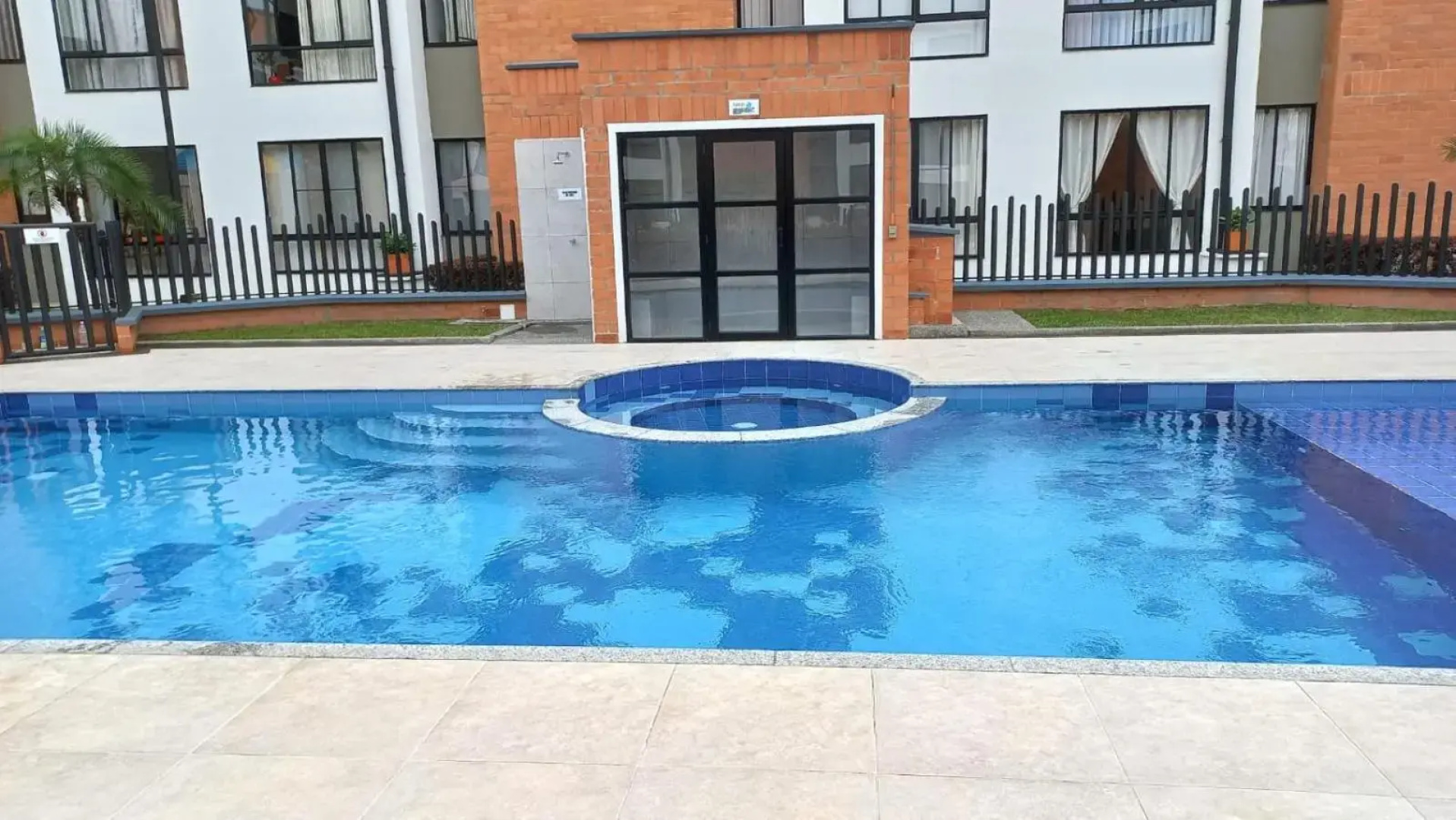 Apartamento con excelente ubicación.