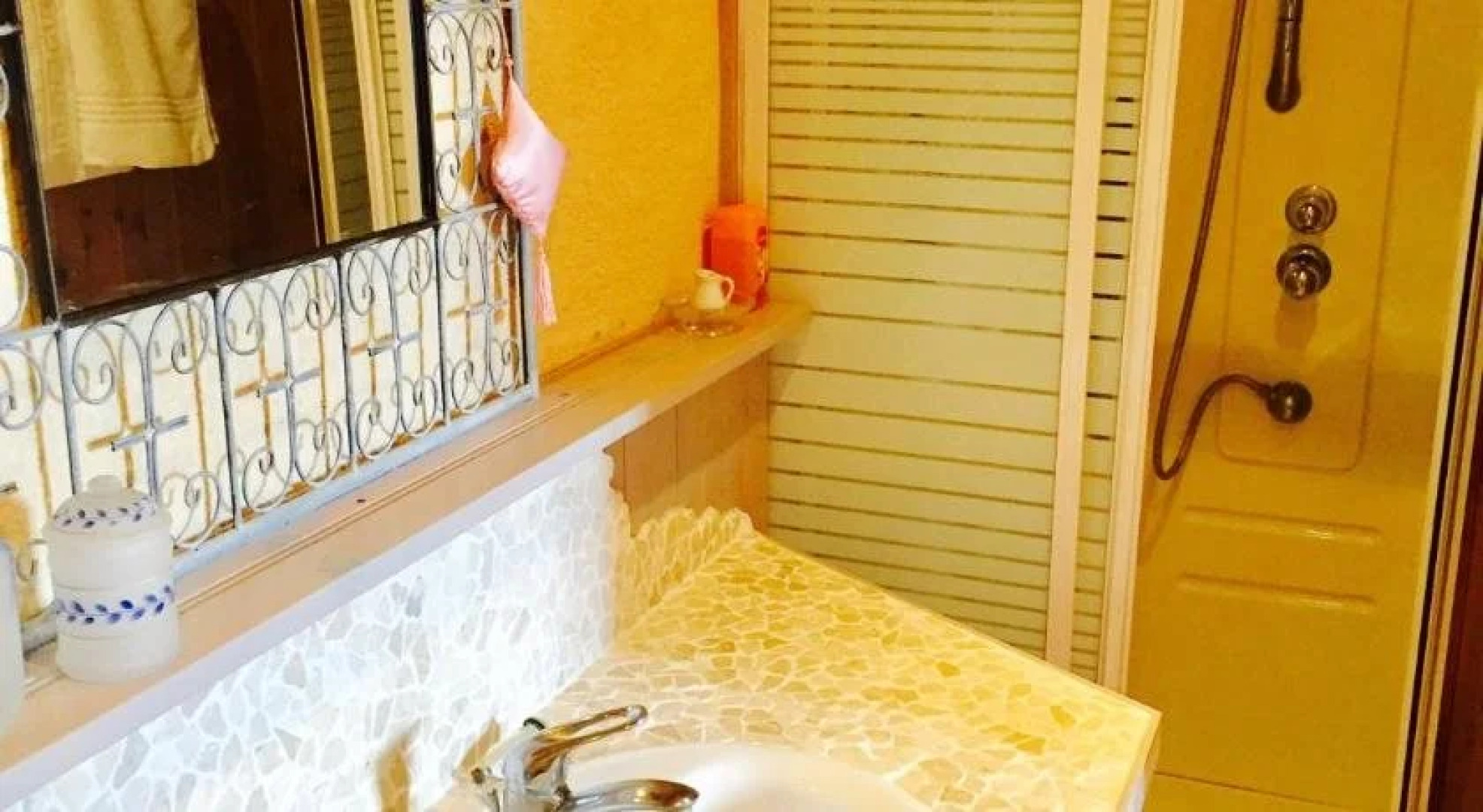 Aux Caprices des Dieux