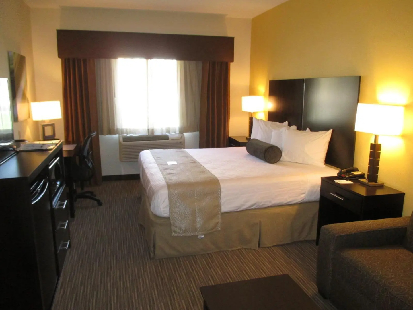 Best Western Plus The Four Corners Inn