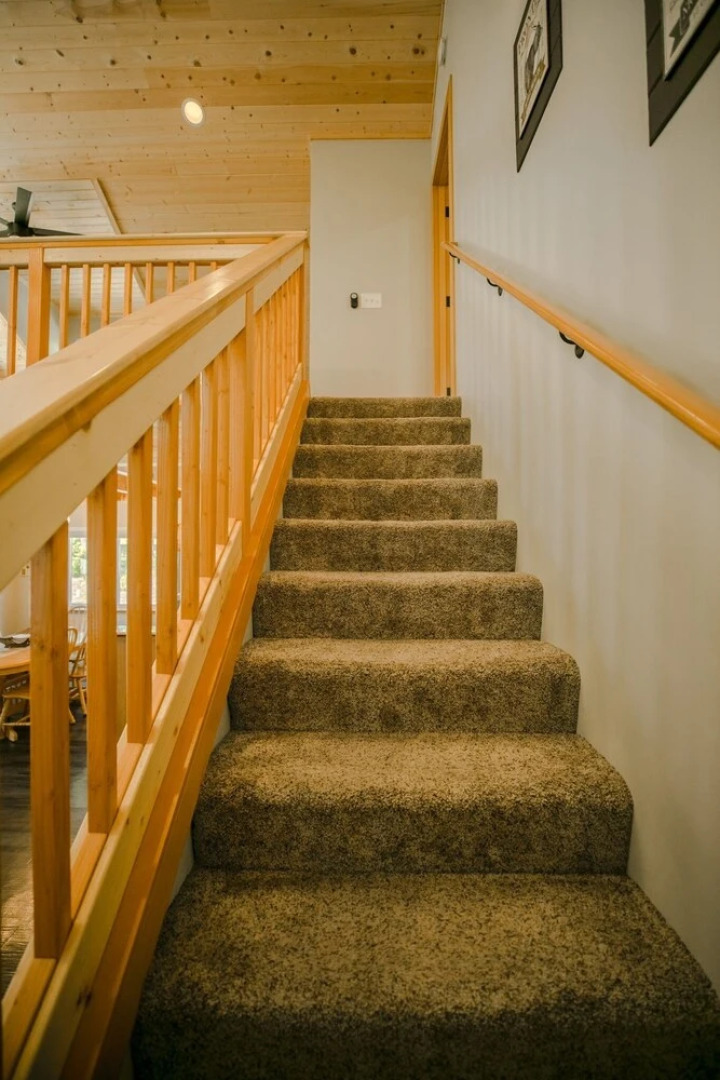 Compass Cabin 2 Bedroom Homeby NW Comfy Cabins by RedAwning